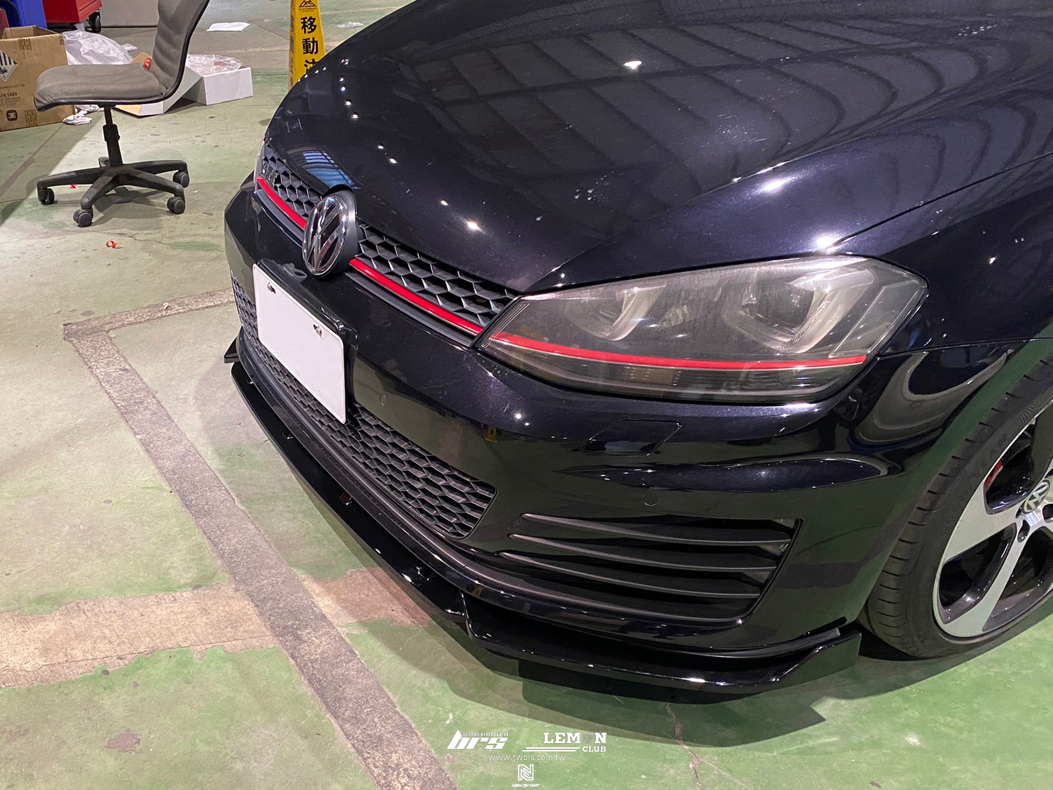Volkswagen Golf 7 GTI 安裝 類O尾翼+三件式前下巴