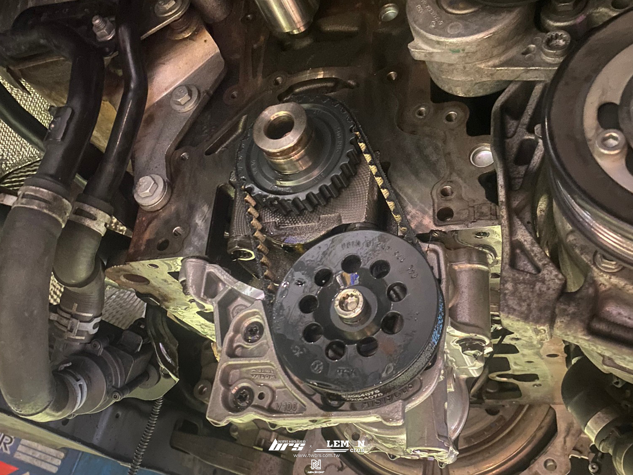 Volkswagen Caddy 保養 正時套件組更換+曲軸前蓋更換+高壓泵皮帶更換+水泵浦更換