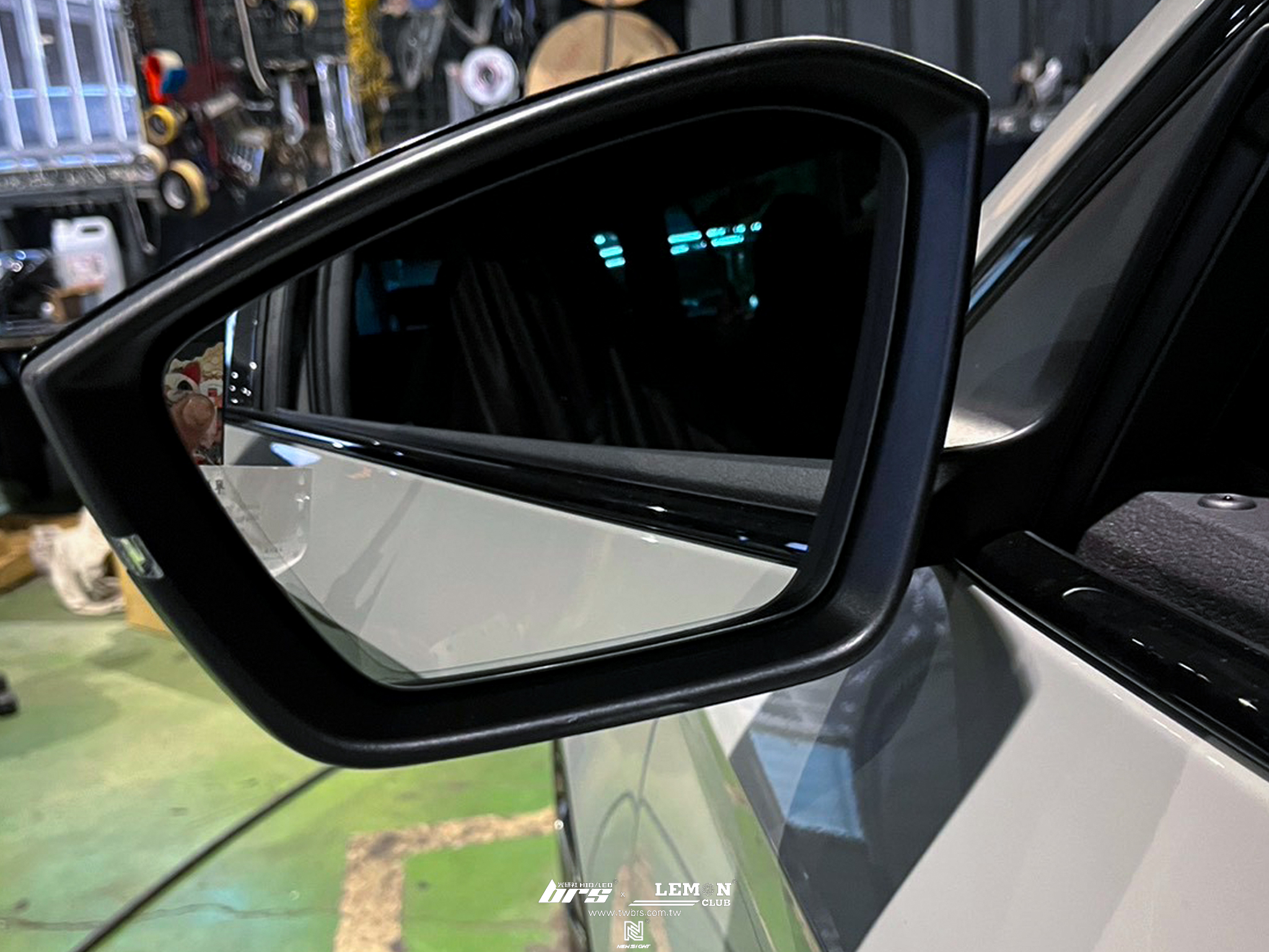 Skoda Superb 安裝 原廠防眩後視鏡鏡片-L+GFB VTA 全取代外洩雙導式強化洩壓閥