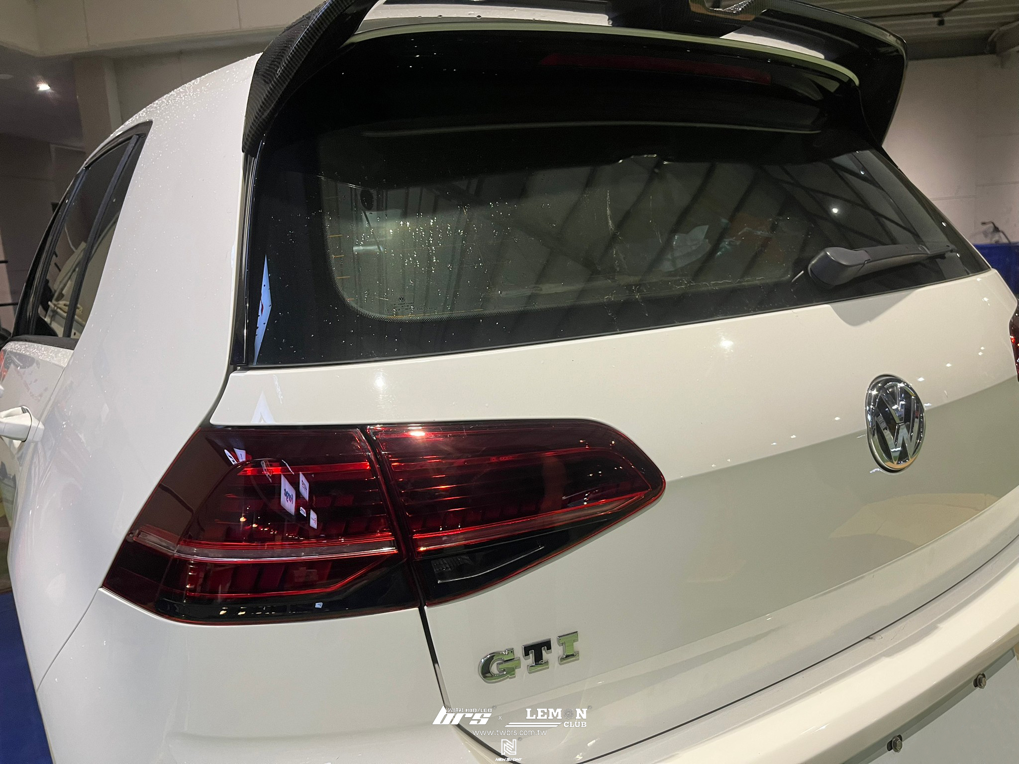 Volkswagen Golf 7 GTI 安裝 7改7.5LED流水方向尾燈