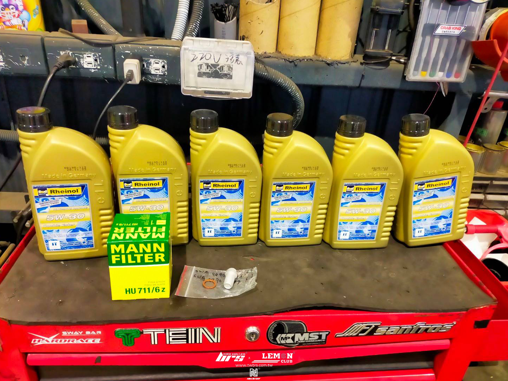 Benz W176 保養(德國Rheinol萊茵機油5W30+MANN機油芯+原廠洩油螺絲+原廠洩油螺絲墊片)