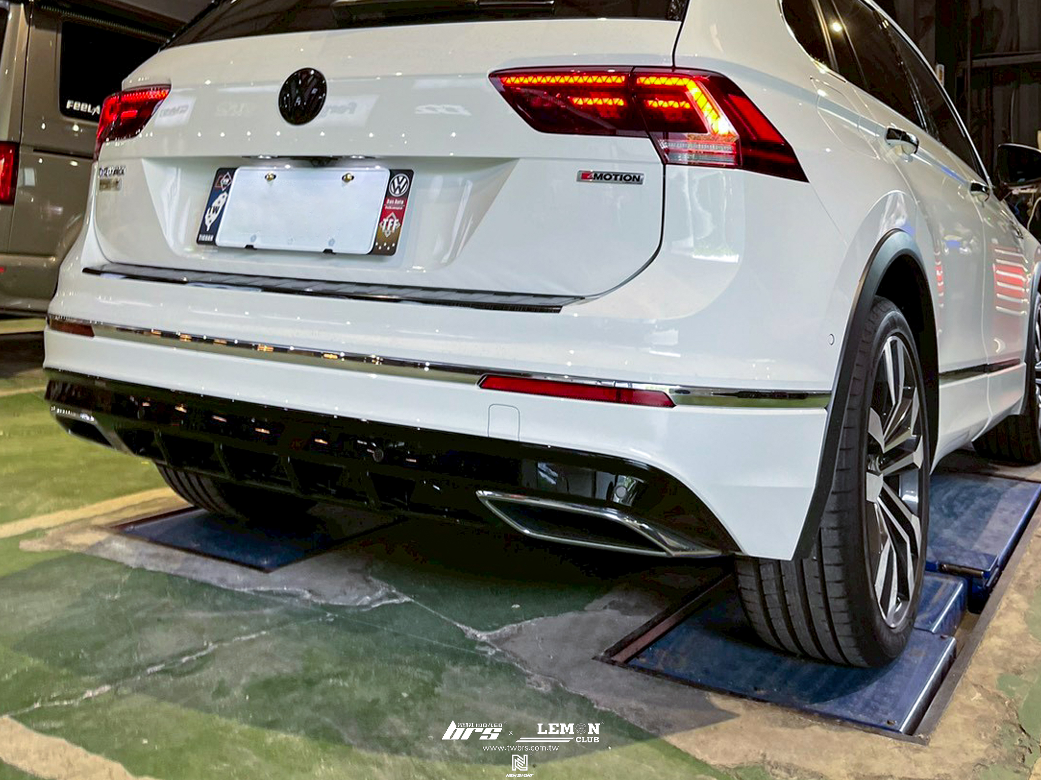 Volkswagen New Tiguan R-Line 安裝 副廠後下擾流