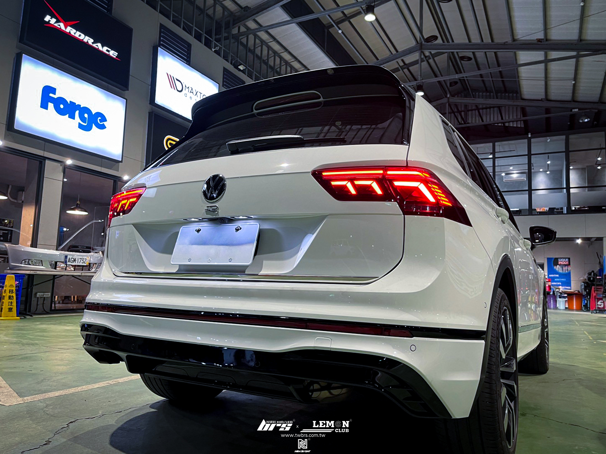 Volkswagen New Tiguan 安裝 Tiguan R 副廠後保桿