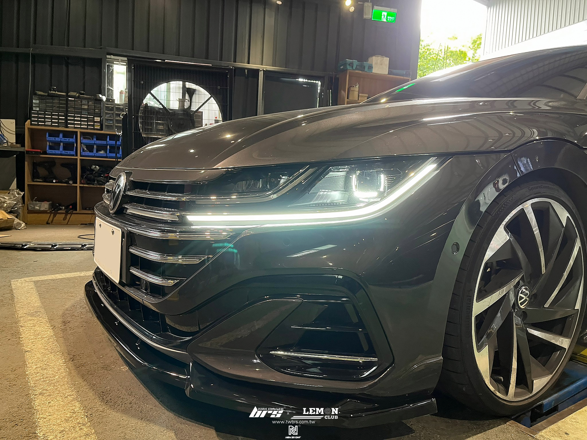 Volkswagen Arteon 安裝 類MAX前下巴