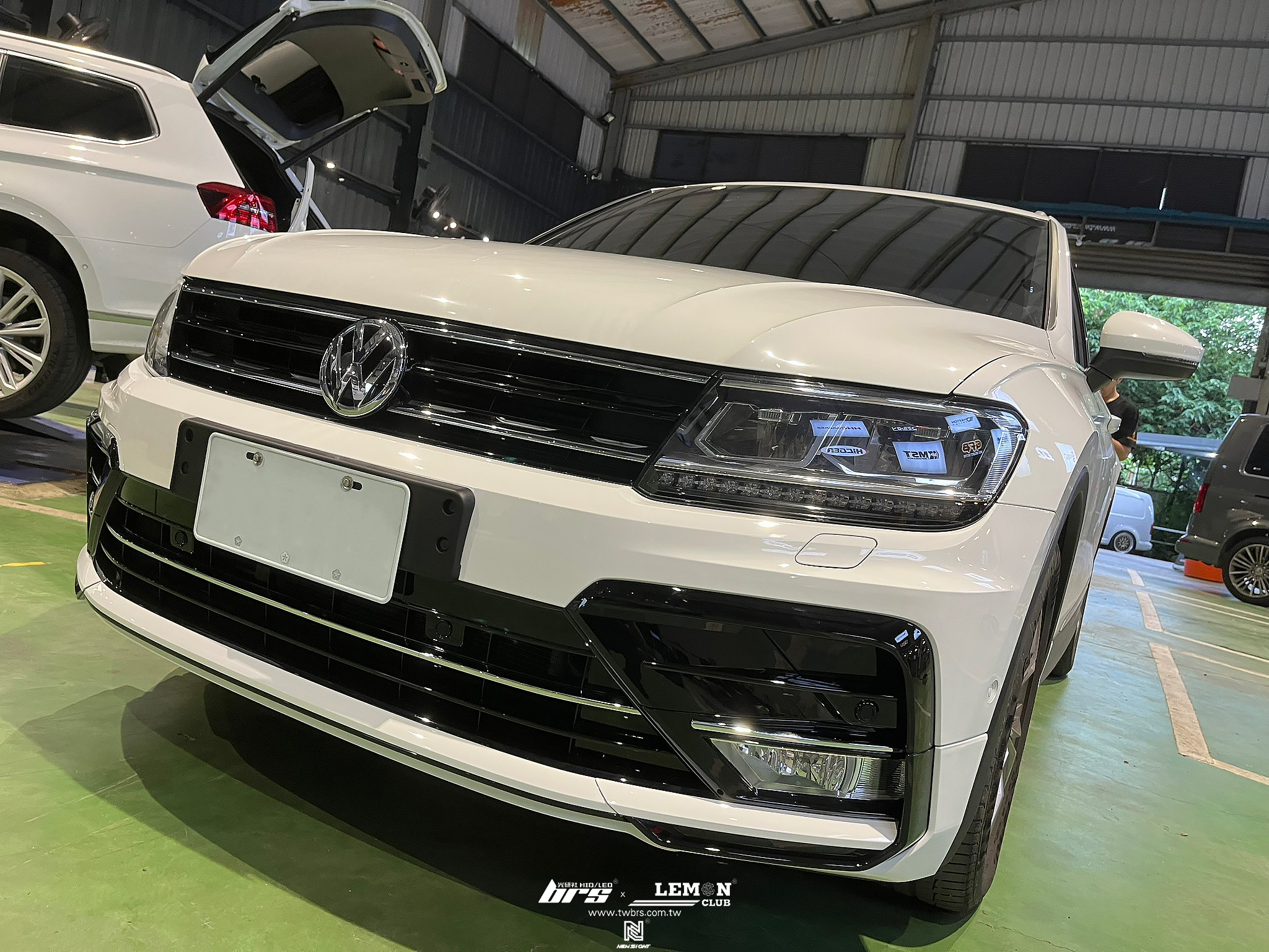 Volkswagen New Tiguan 安裝 R-Line 前保桿
