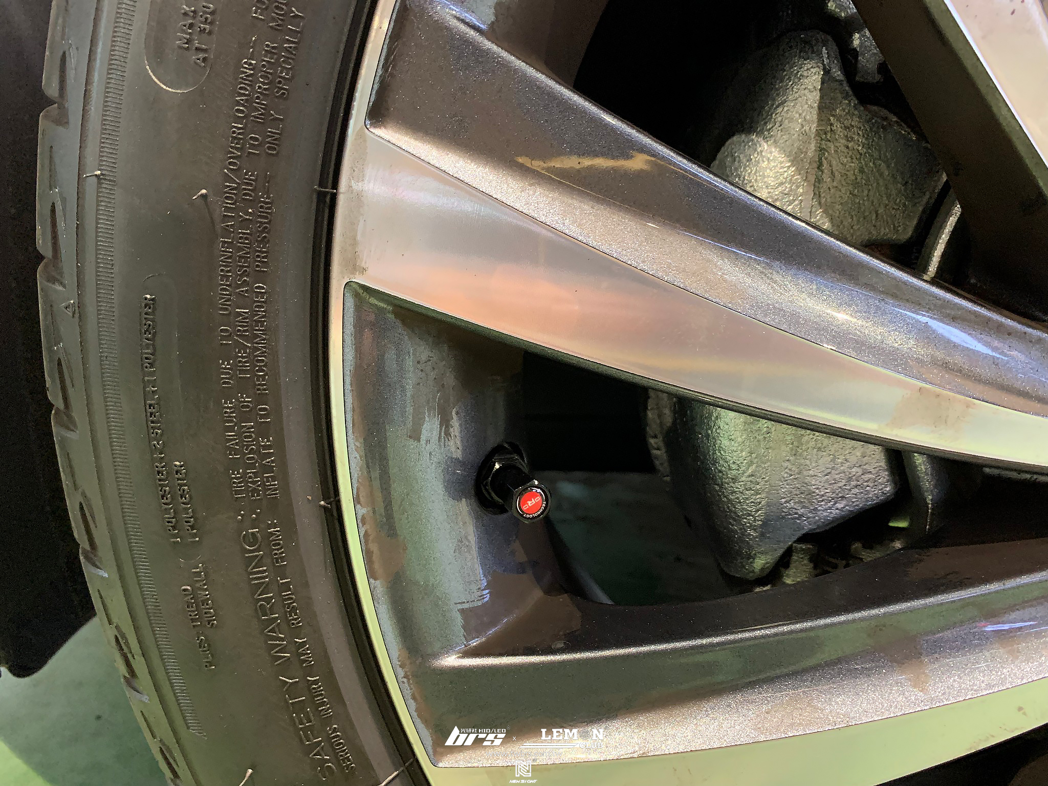 Skoda Octavia 安裝 原廠直接式胎壓(二代胎壓)+ORO金屬氣嘴(黑色)