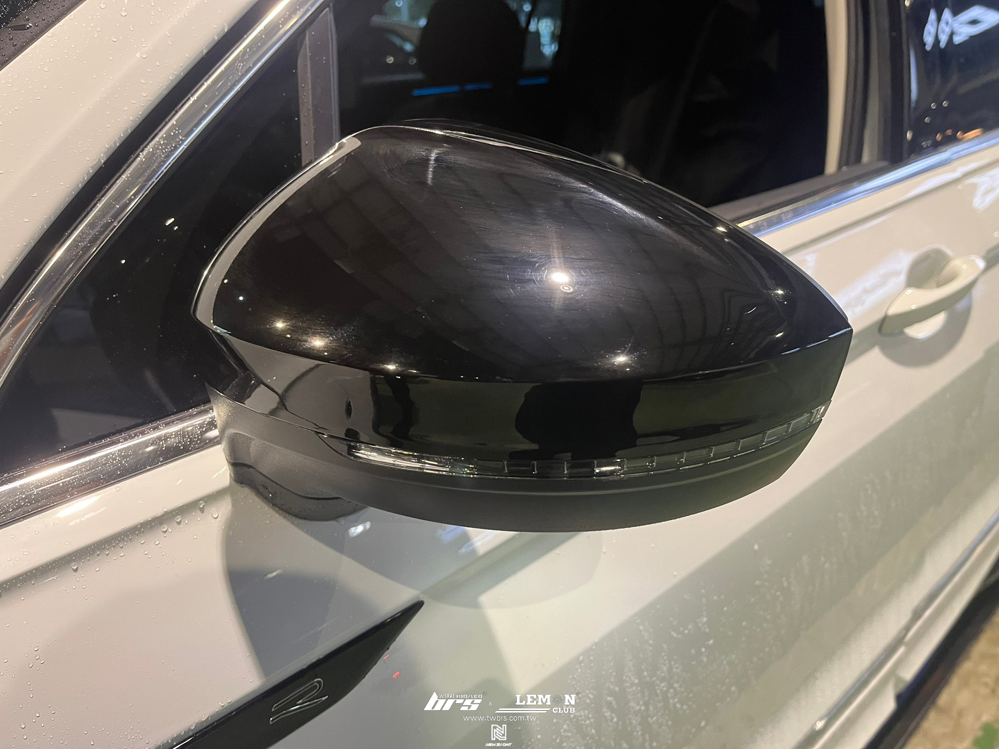 Volkswagen New Tiguan 安裝 鋼琴黑盲點後視鏡蓋