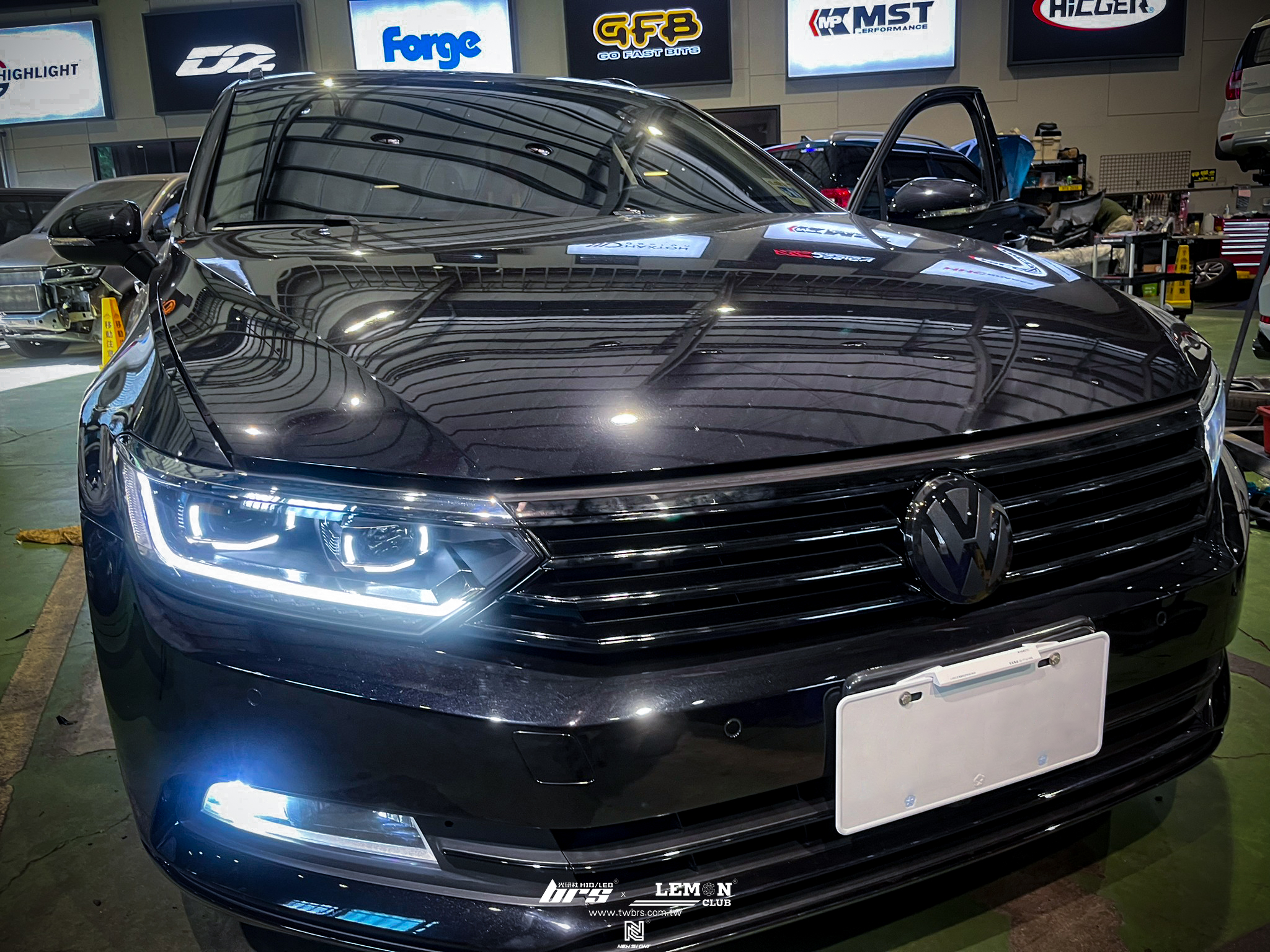 Volkswagen Passat B8 安裝 流水魚眼大燈總成+前黑標+後黑標