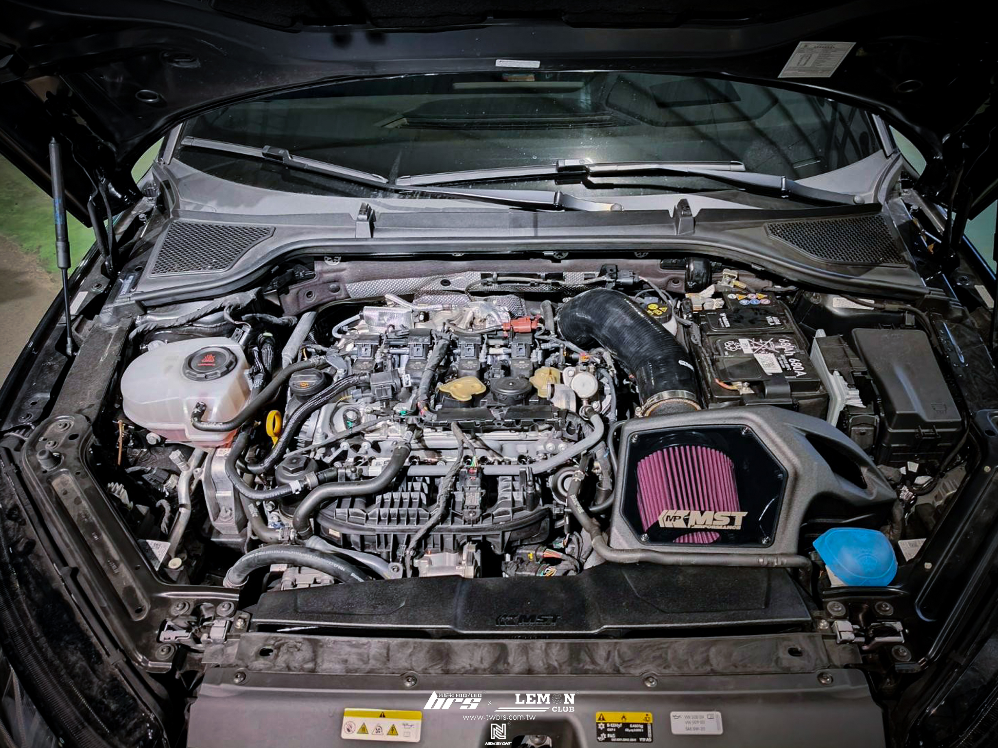 Skoda Octavia 安裝 EA888 EVO4 MST 進氣系統