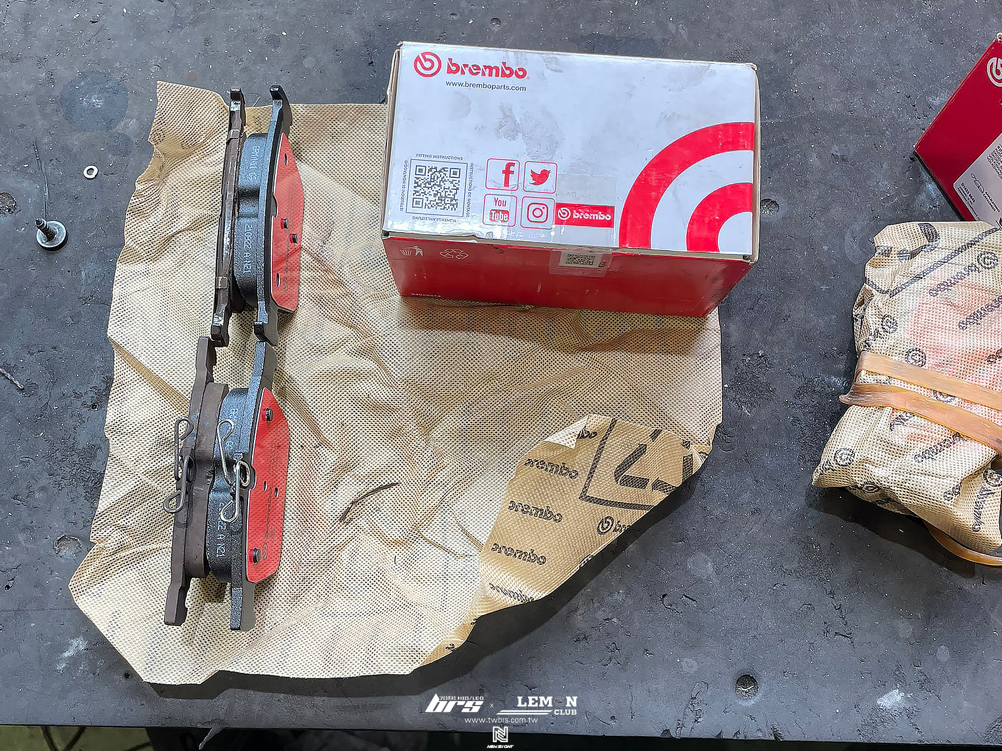 Skoda Superb 安裝 前後Brembo來令片(紅皮)