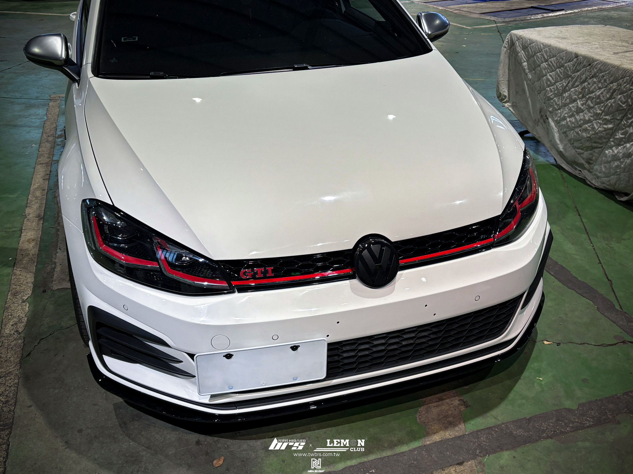 Volkswagen Golf 7.5 GTI 安裝 類TCR前下巴