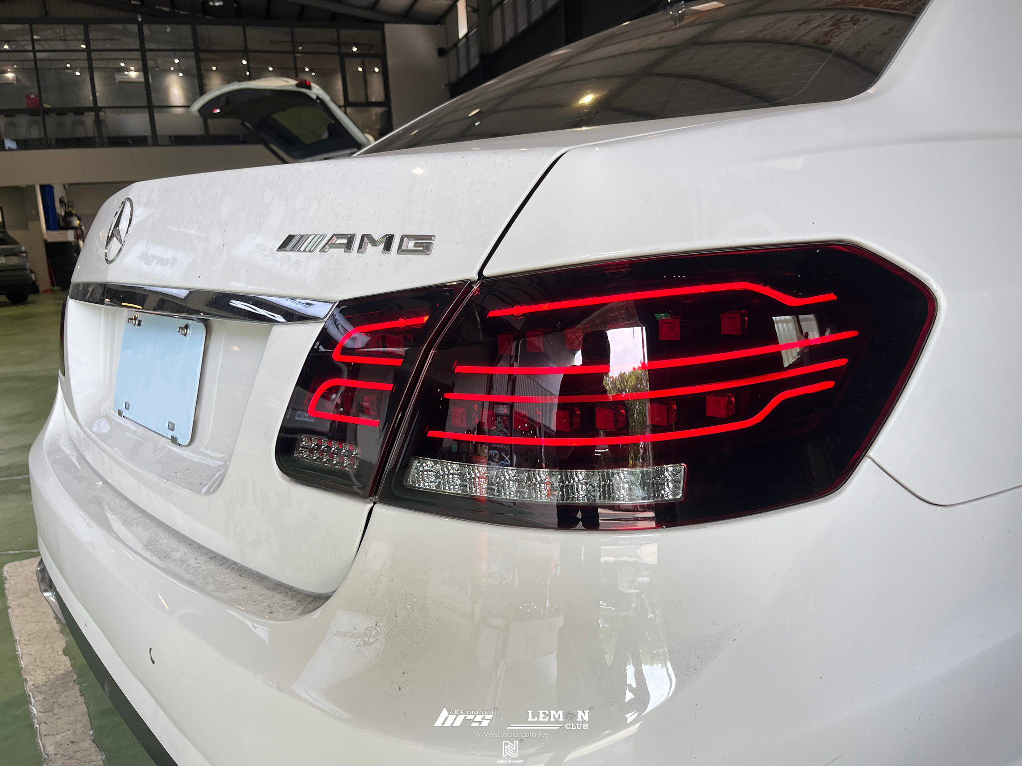 Benz W212 安裝 導光尾燈