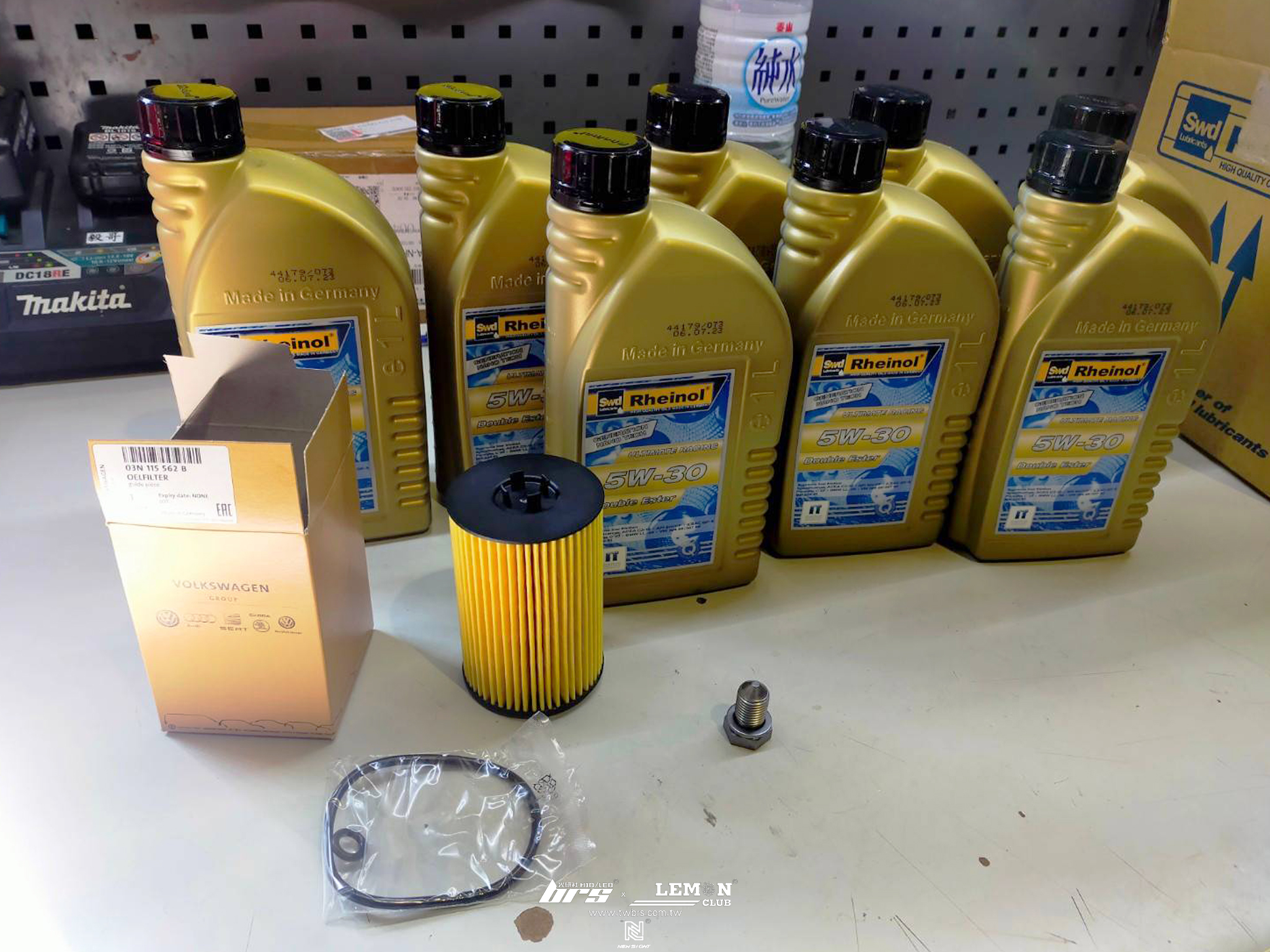 Volkswagen T6 保養(Rheinol萊茵機油5W30+原廠機油芯+原廠洩油螺絲+原廠洩油螺絲墊片)