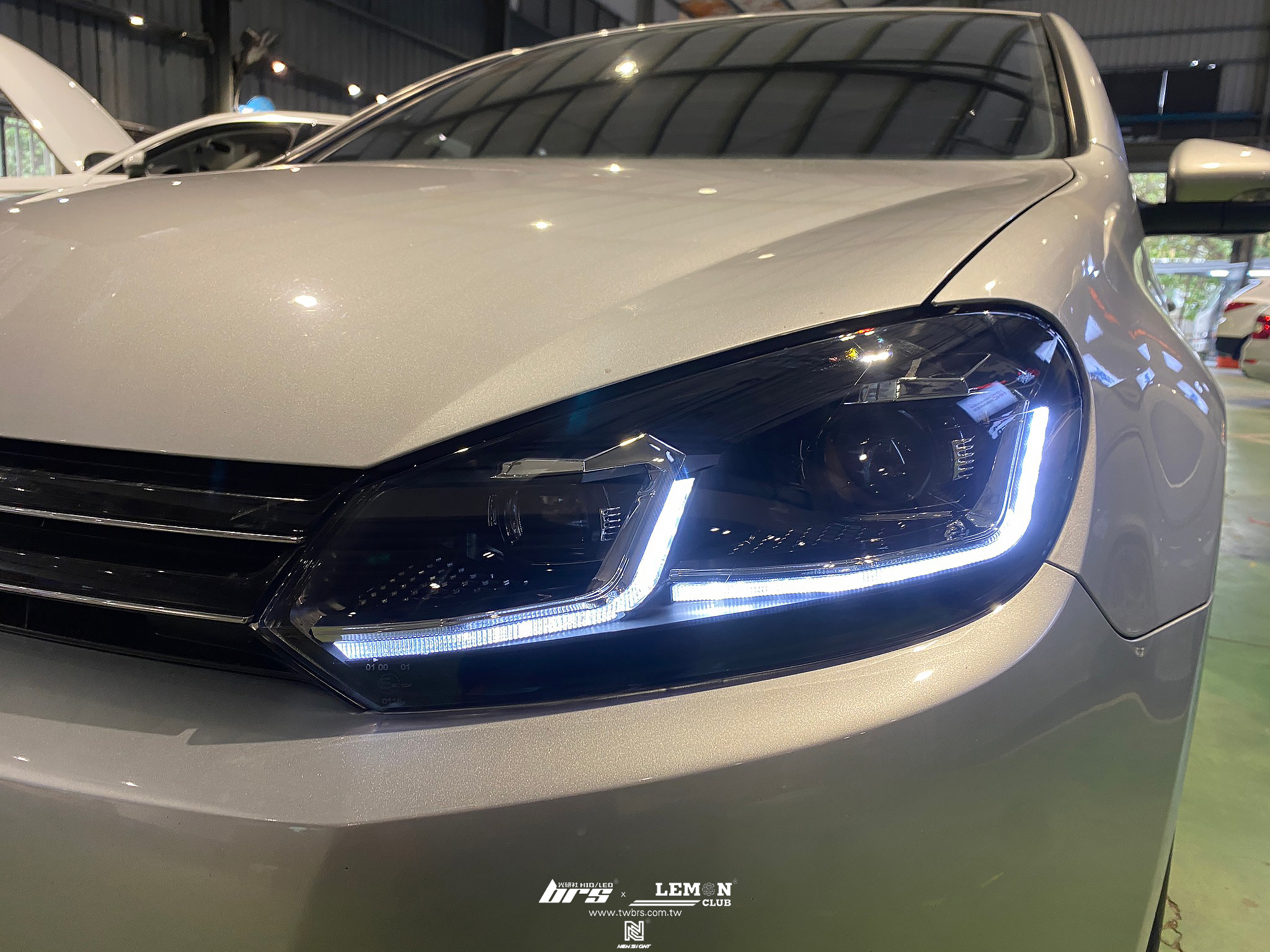 Volkswagen Golf 6 安裝 6改7.5銀線魚眼大燈總成