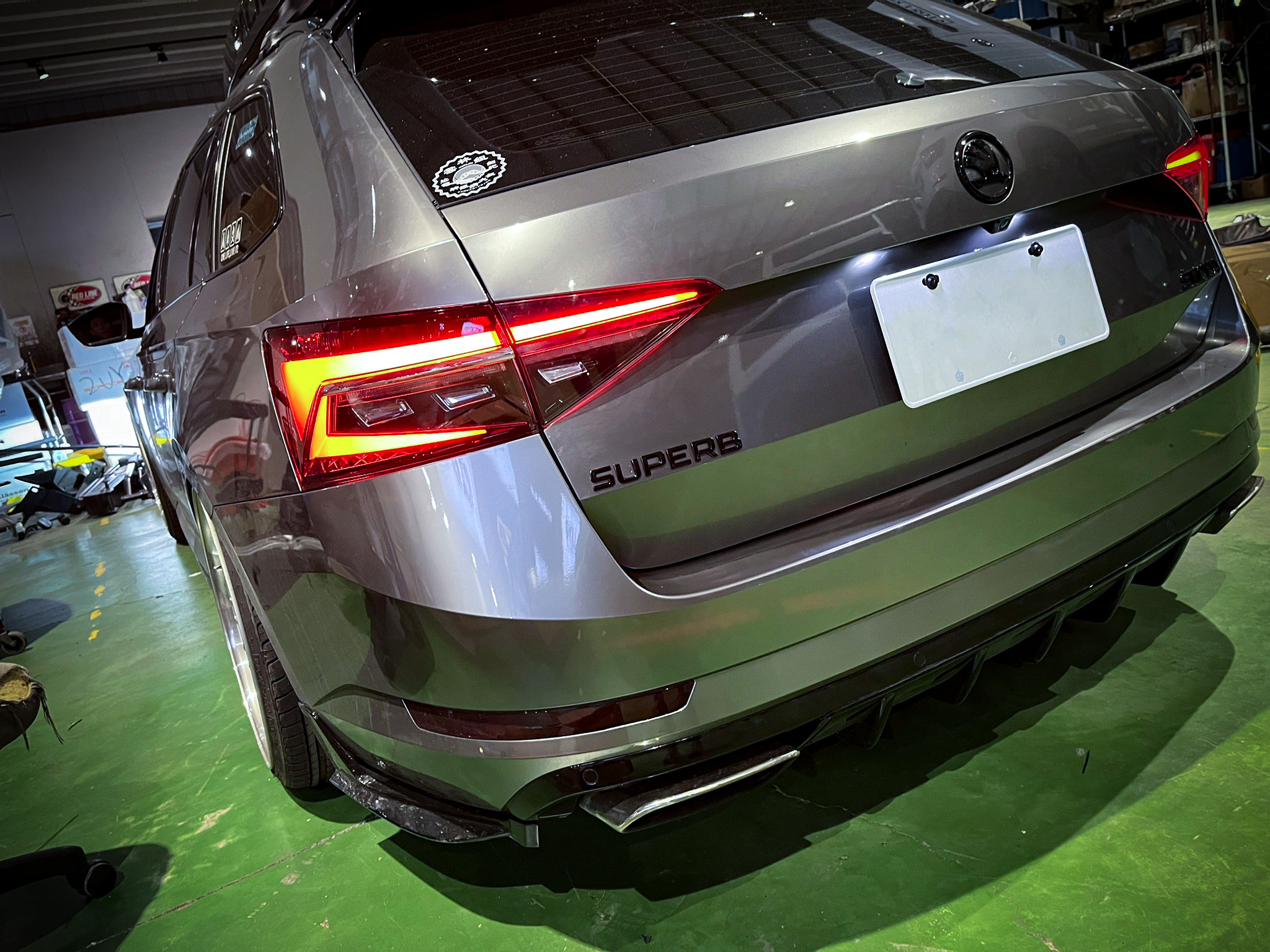 Skoda Superb 安裝 MK3.5動態LED尾燈