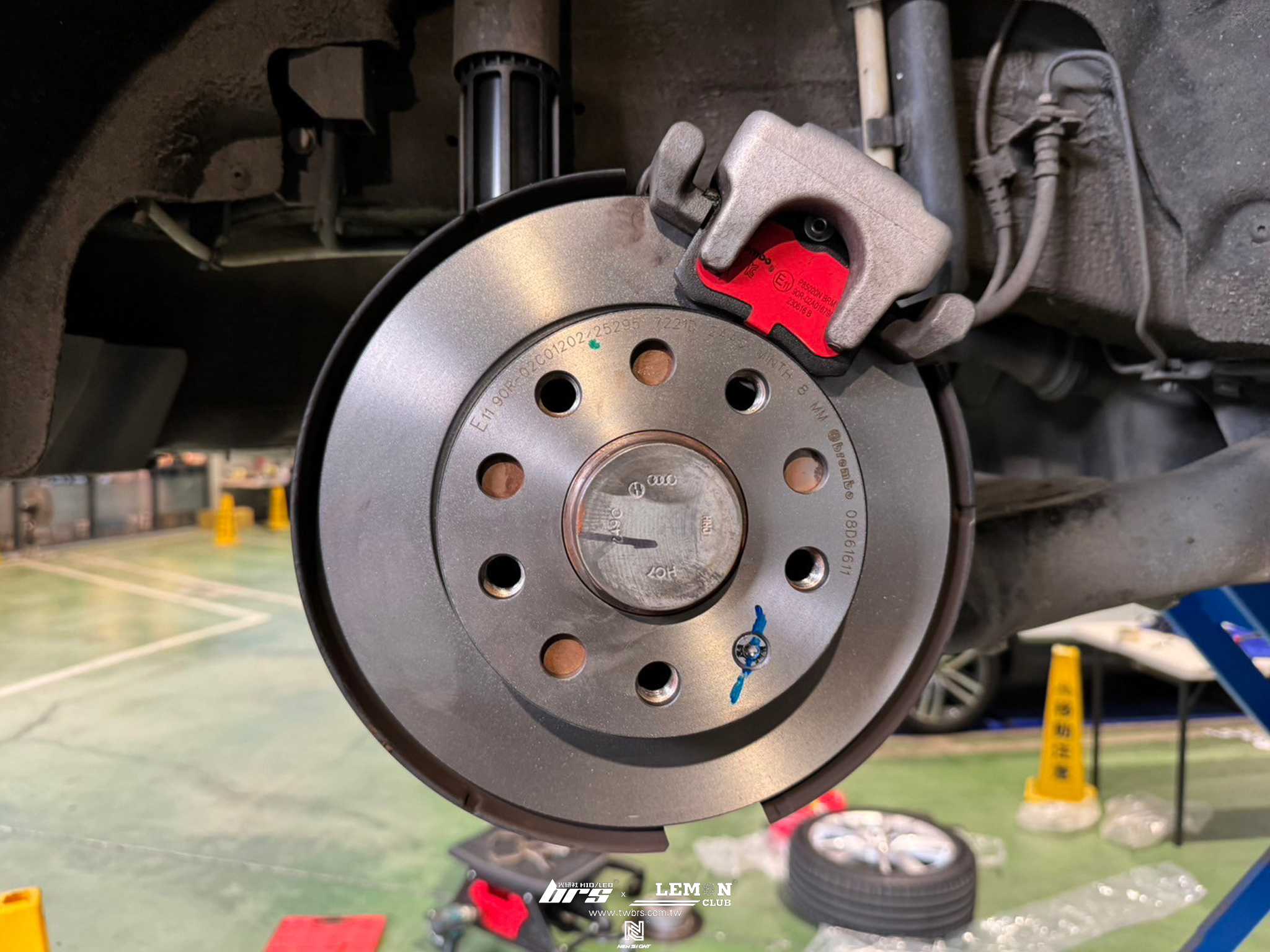 Skoda Octavia 安裝 前Brembo288x25碟盤+後Brembo253x10碟盤