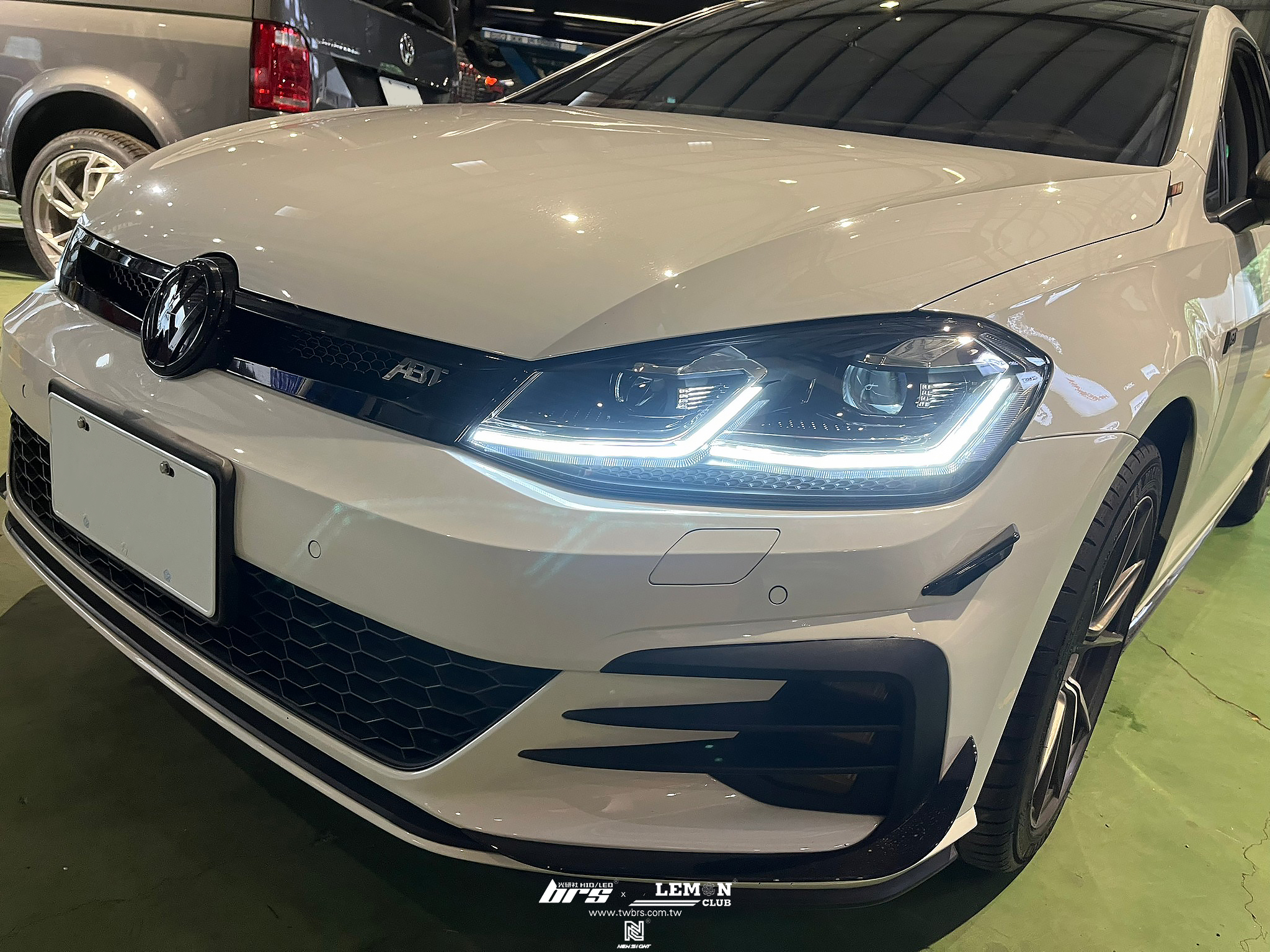 Volkswagen Golf 7.5 安裝 7.5銀線魚眼大燈總成+大燈35W 6500K HID