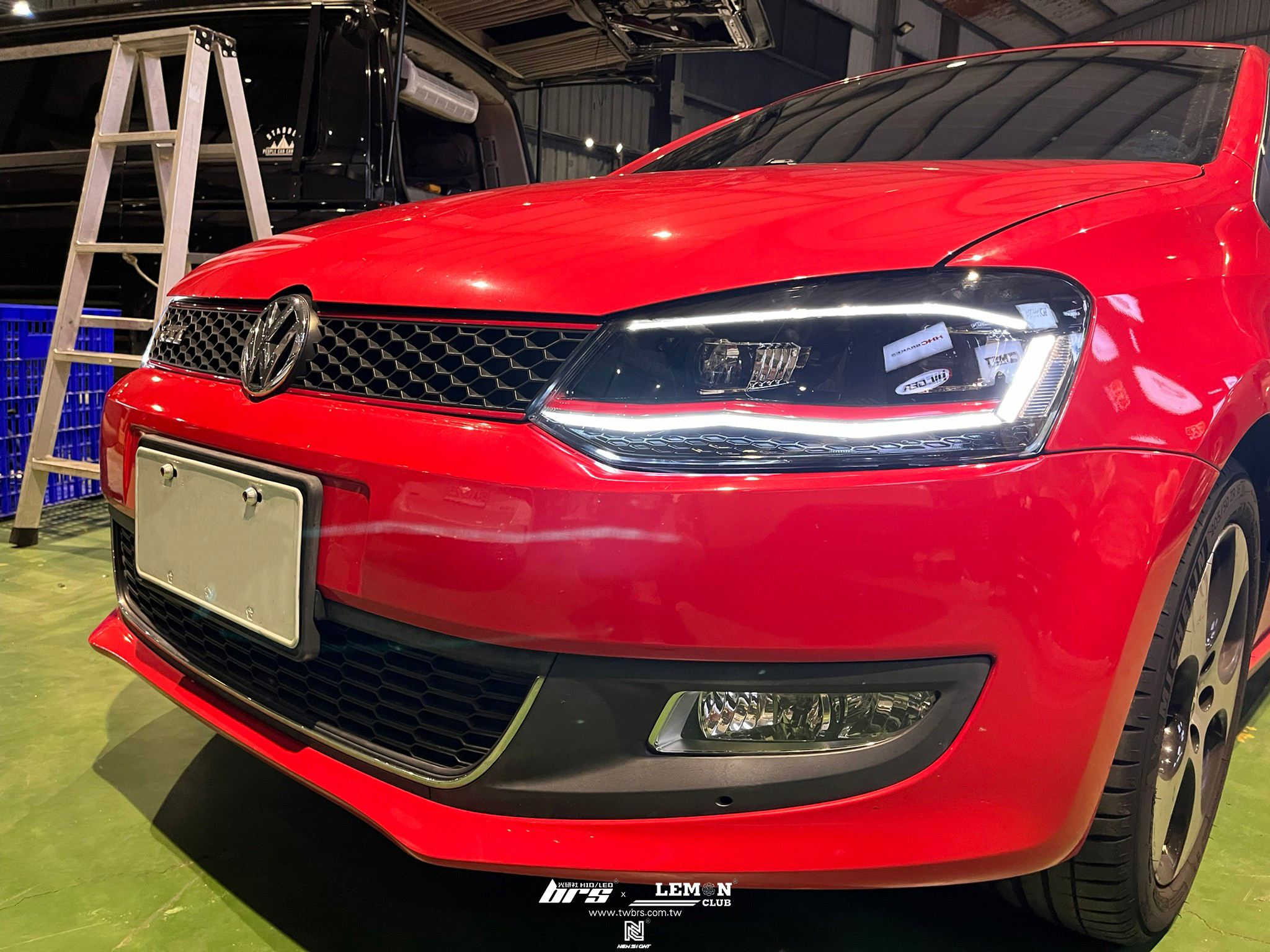 Volkswagen Polo 安裝 類AW大燈總成