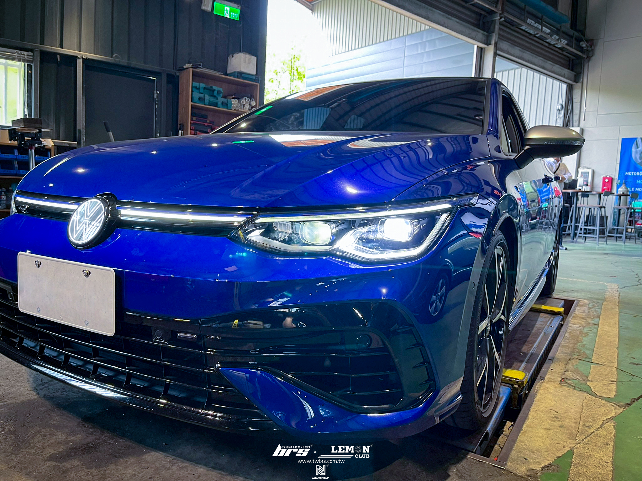 Volkswagen Golf 8 R 安裝 原廠矩陣LED大燈總成+賽道模式開通