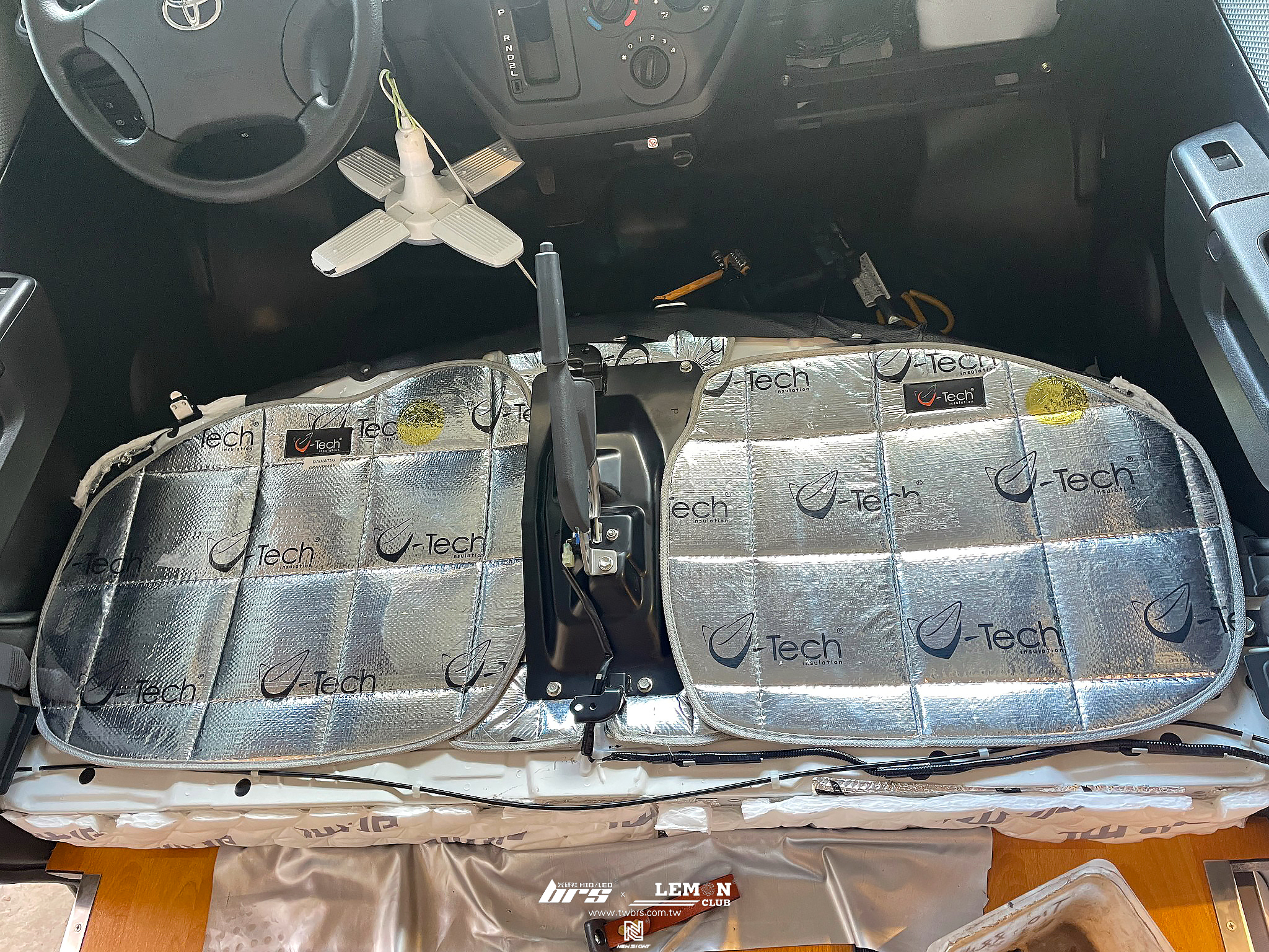 Toyota Town Ace 安裝 引擎室隔熱墊