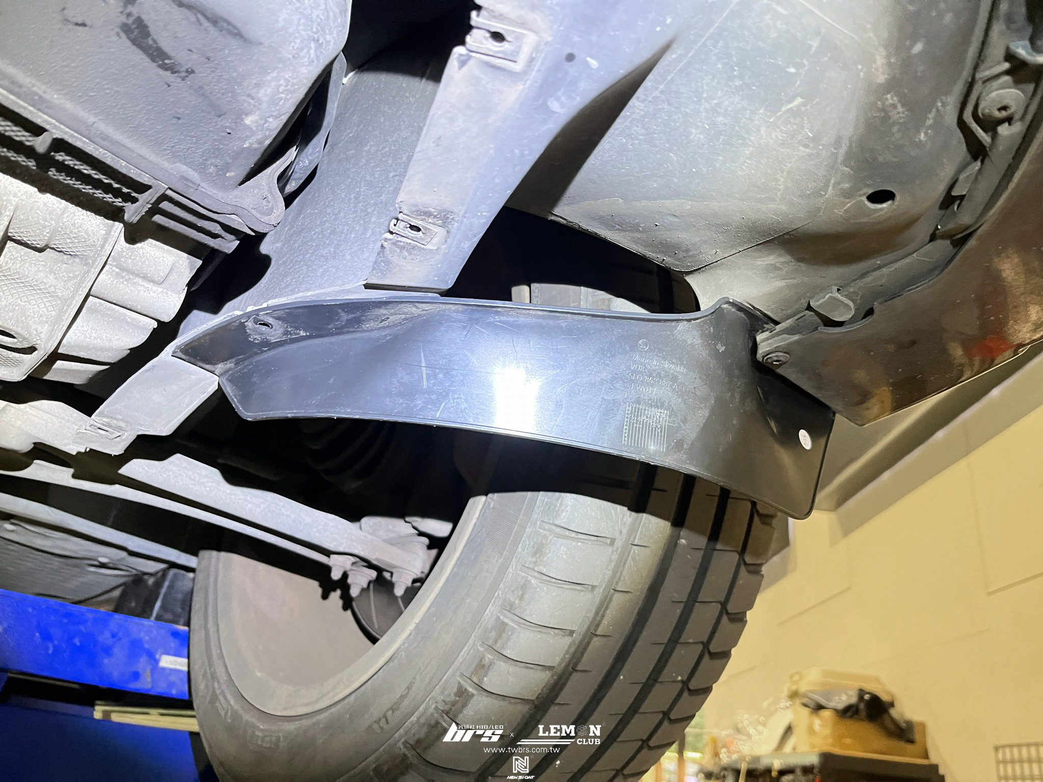 Skoda Yeti 安裝 輪拱擋泥板