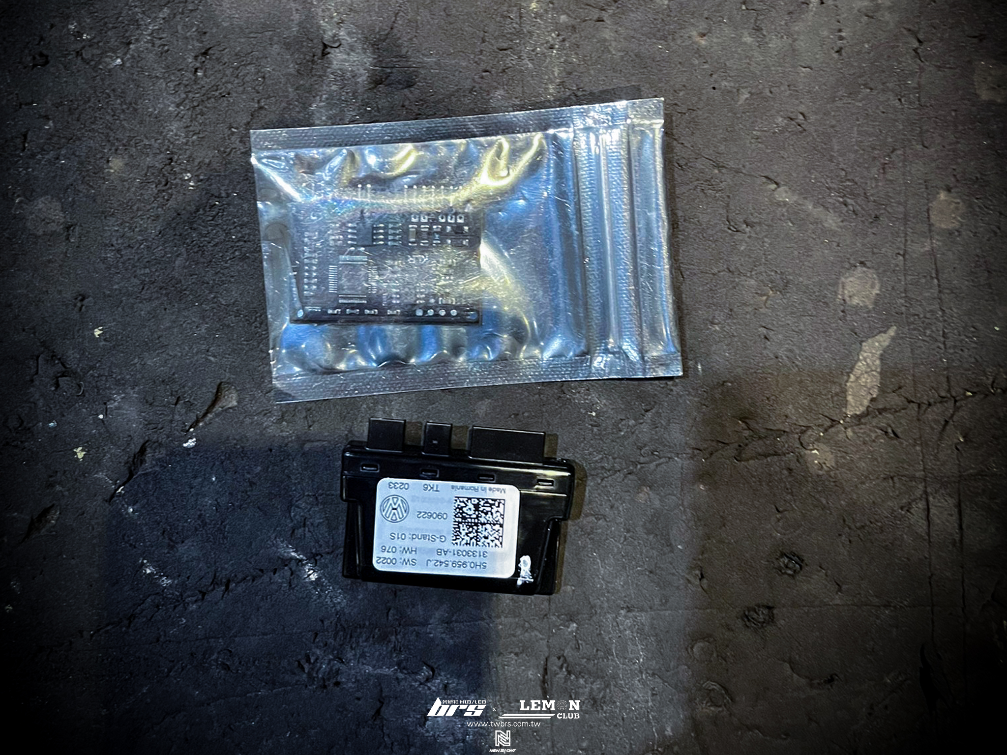 Volkswagen Golf 8 GTI 安裝 方向盤型離手晶片