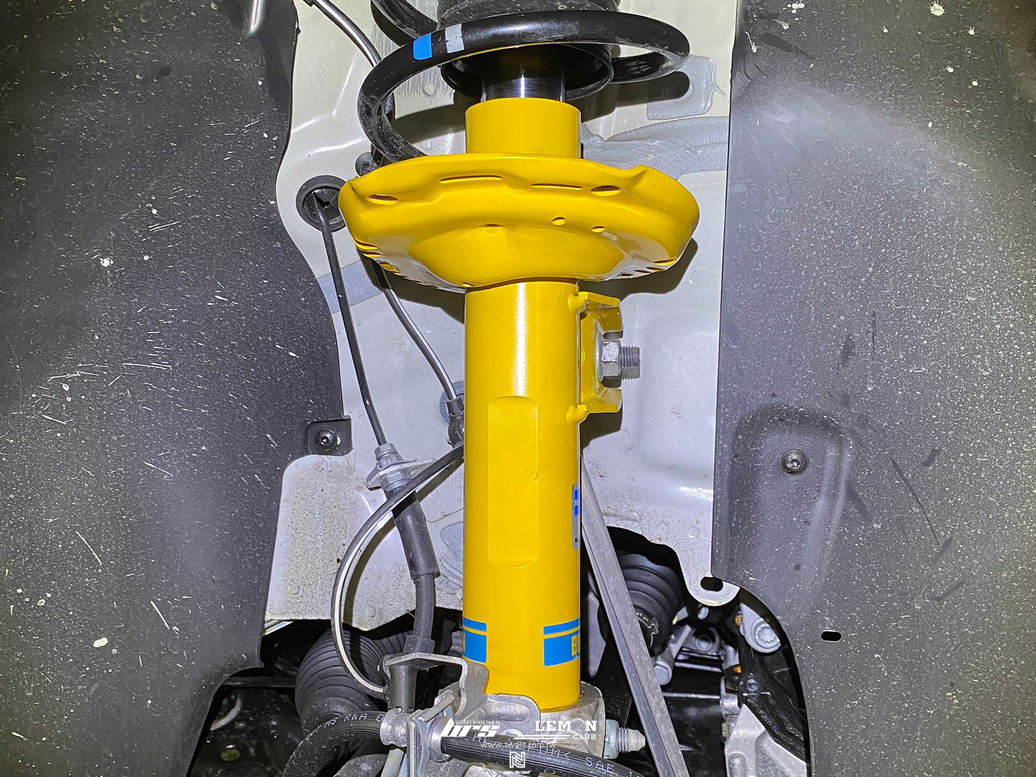 Skoda Octavia 安裝 Bilstein倍適登B6避震器