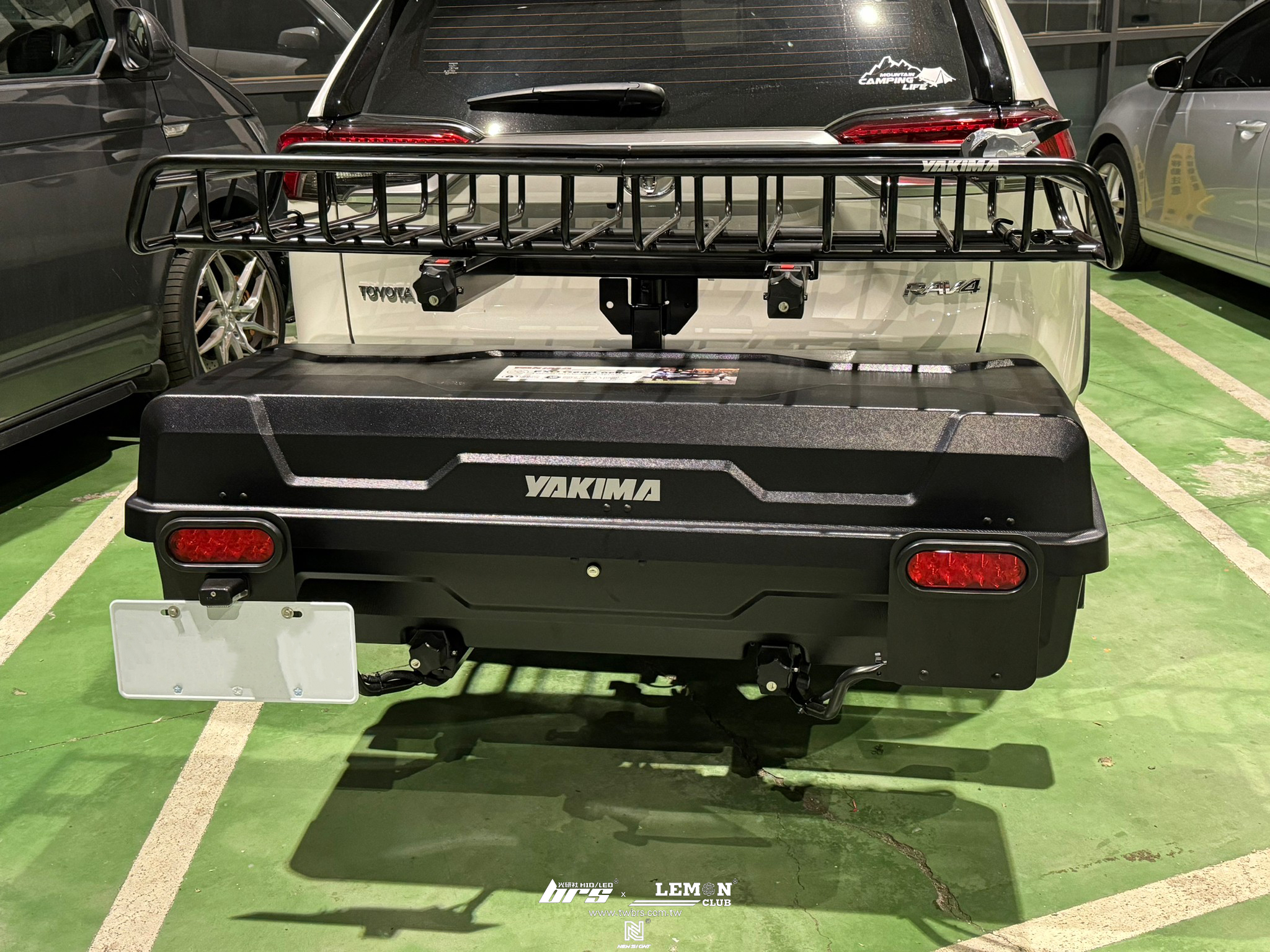 Toyota RAV4 安裝 YAKIMA