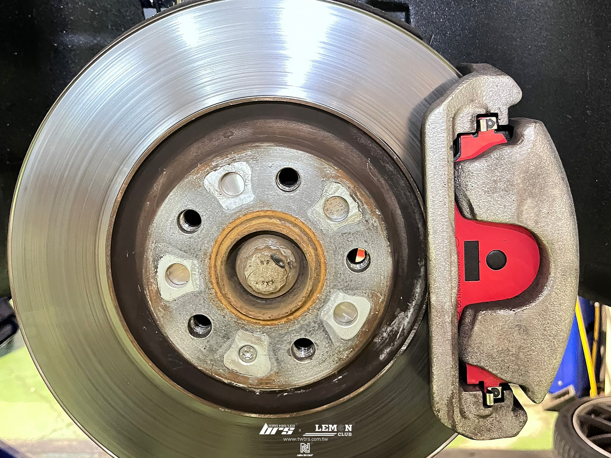 Skoda Superb 安裝 前Brembo來令片(紅皮)