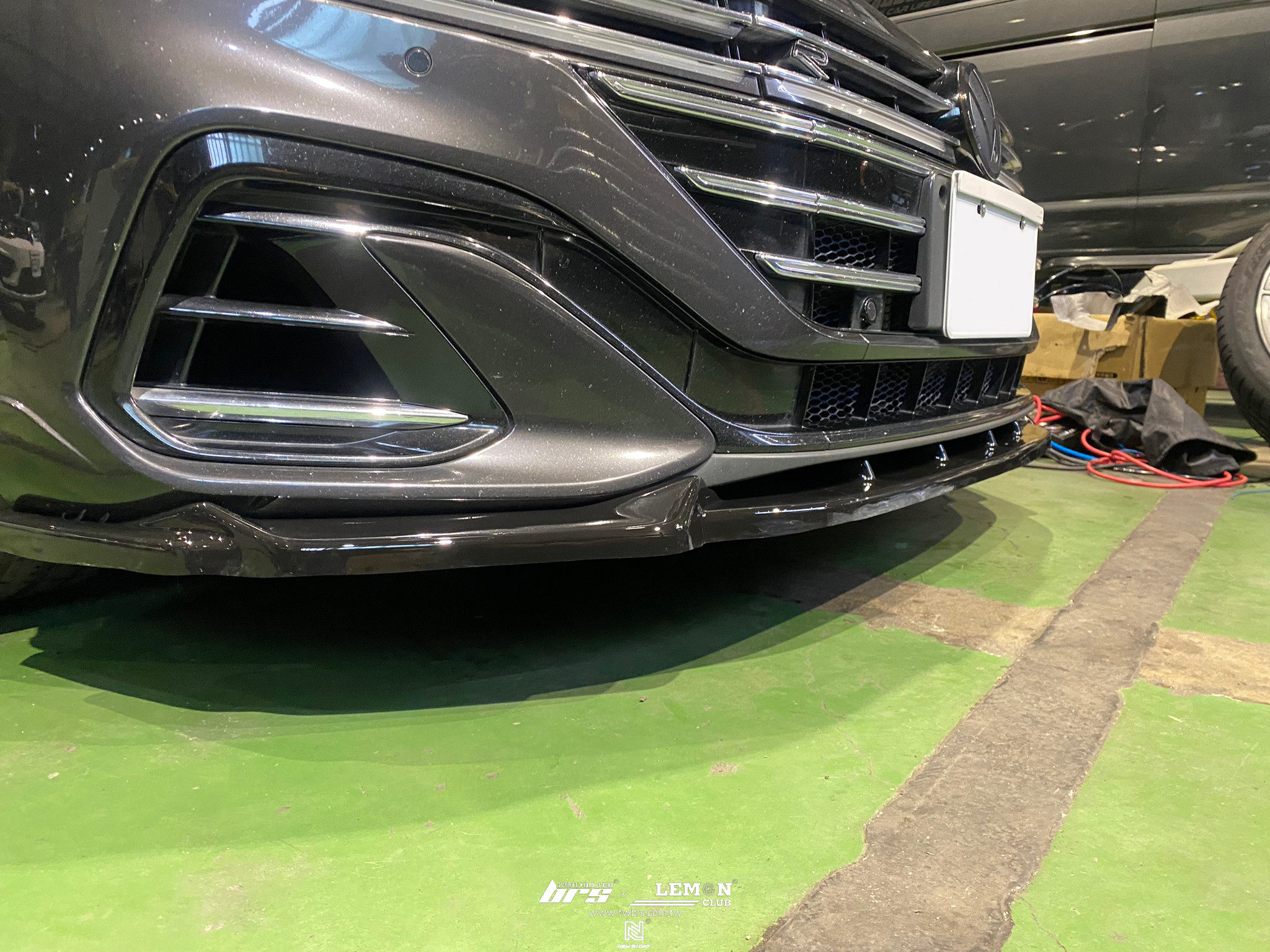 Volkswagen Arteon 安裝 類MAX前下巴