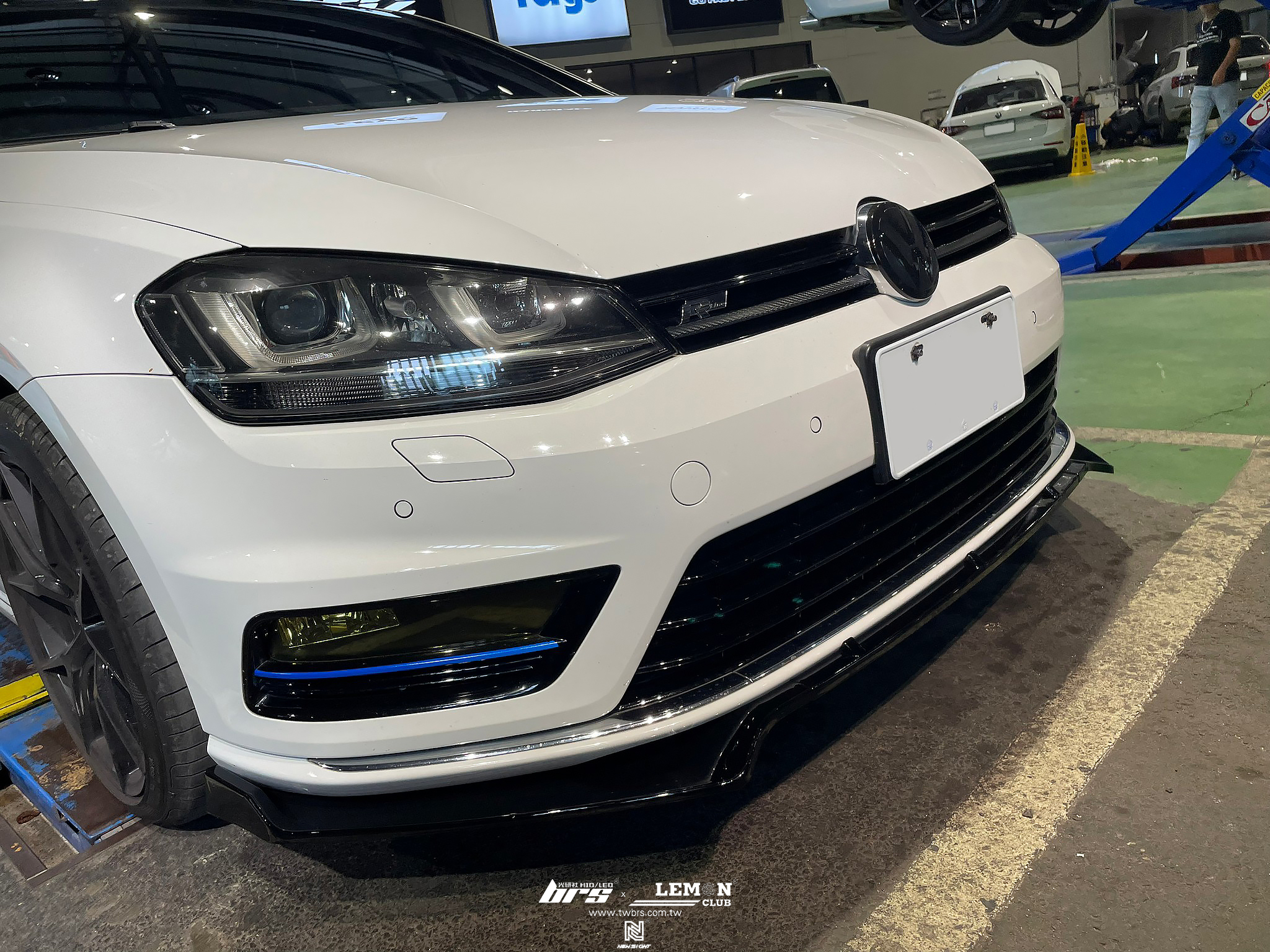 Volkswagen Golf 7.5 安裝 三件式前下巴