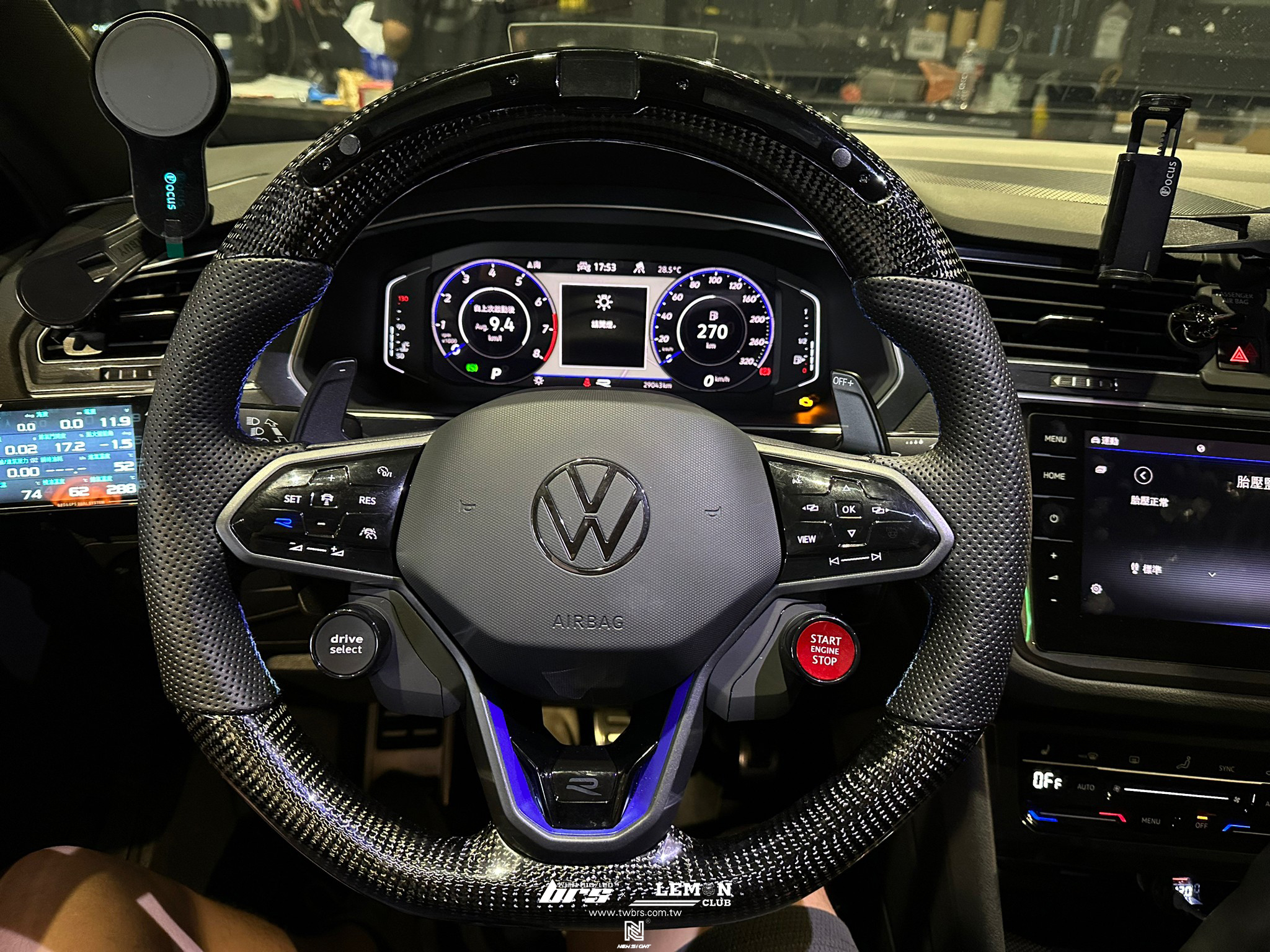 Volkswagen New Tiguan R 安裝 方向盤啟動按鍵(R8按鍵)+超轉燈方向盤