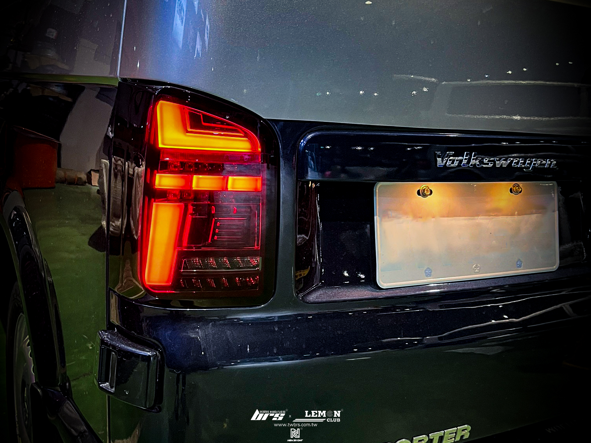 Volkswagen T5 安裝 U型光圈魚眼大燈總成+T6.1式樣LED尾燈