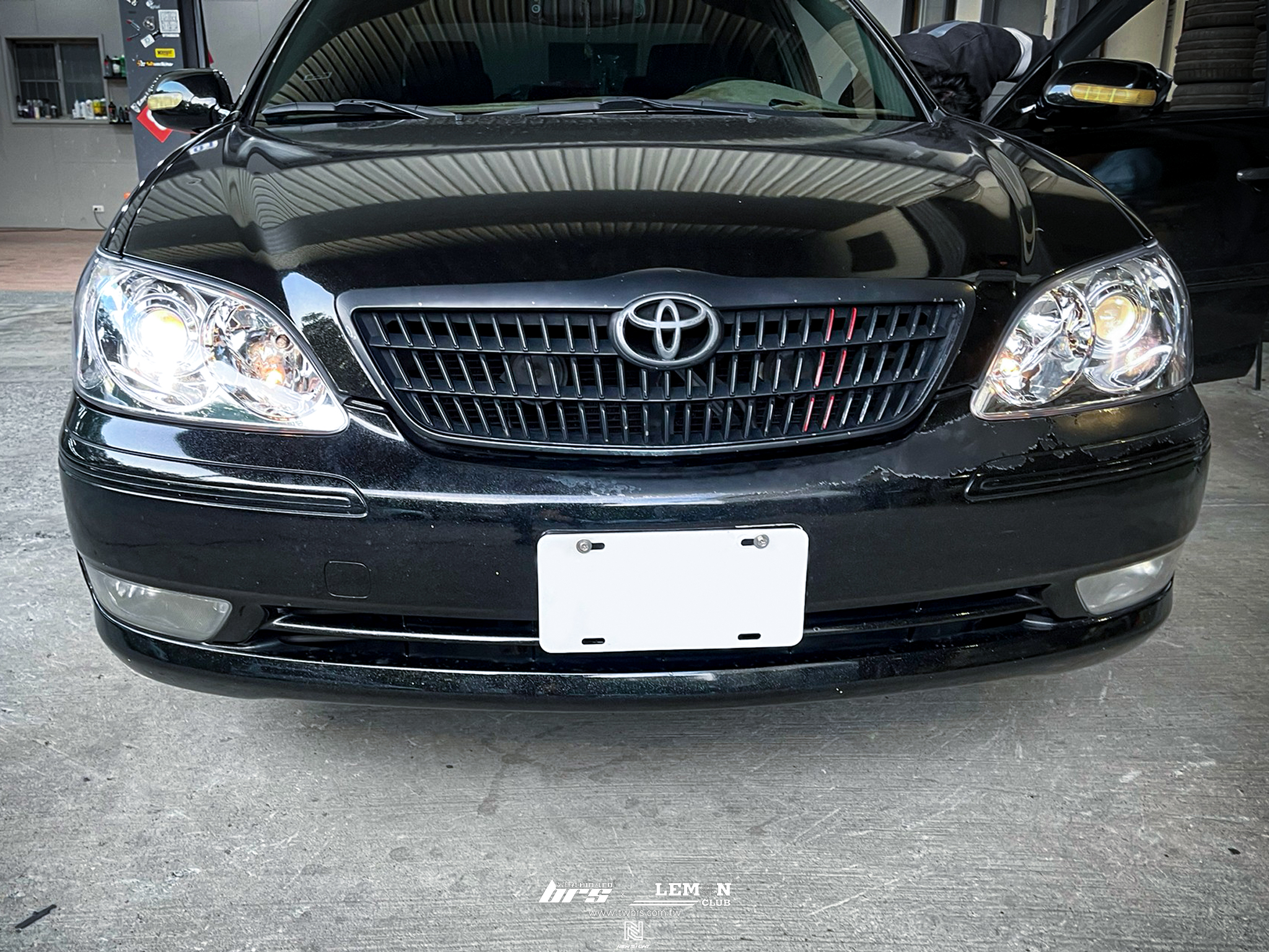 Toyota Camry 安裝 魚眼大燈總成