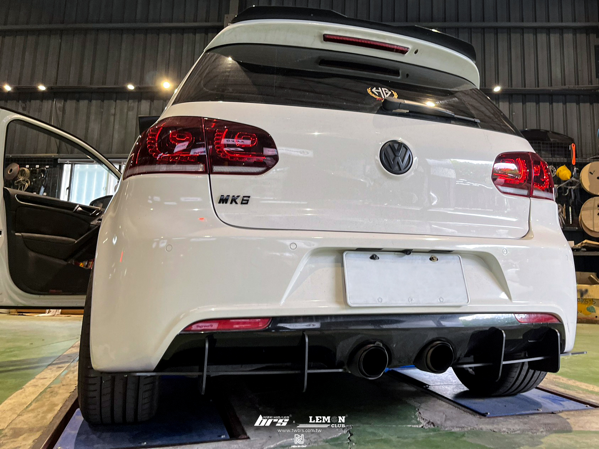 Volkswagen Golf 6 安裝 R20後下擾流