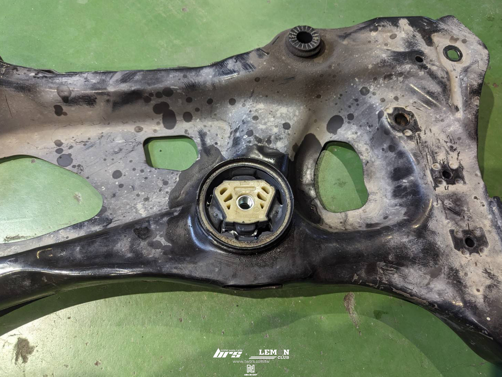 Skoda Octavia 安裝 工字梁襯套+前輪定位