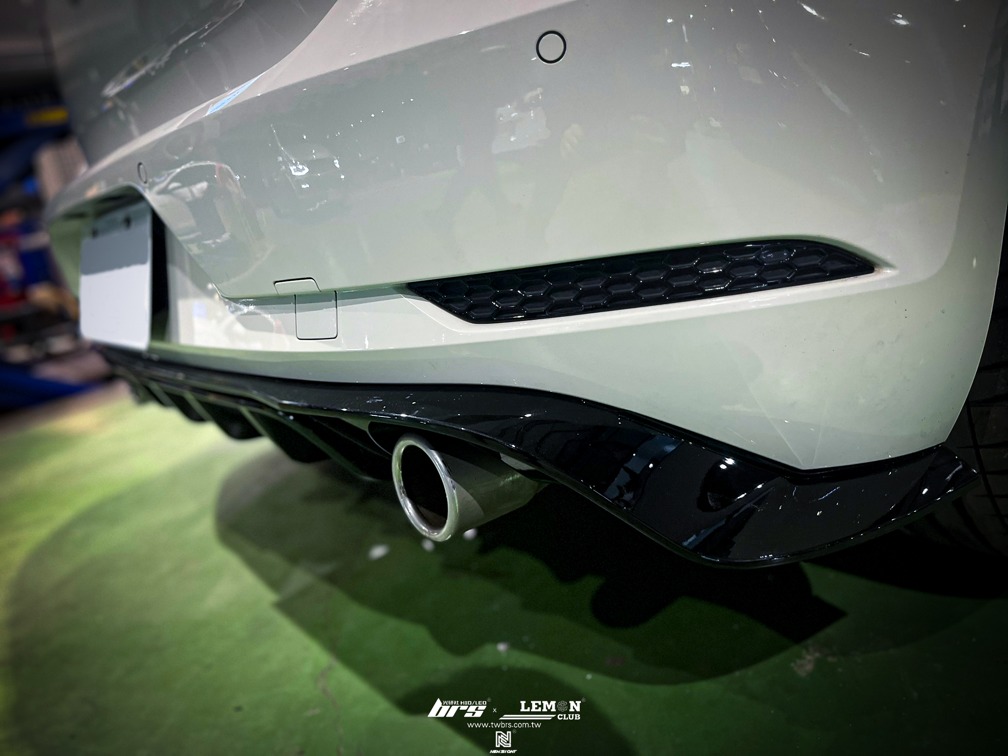 Volkswagen Golf 7.5 GTI 安裝 TCR副廠後下擾流