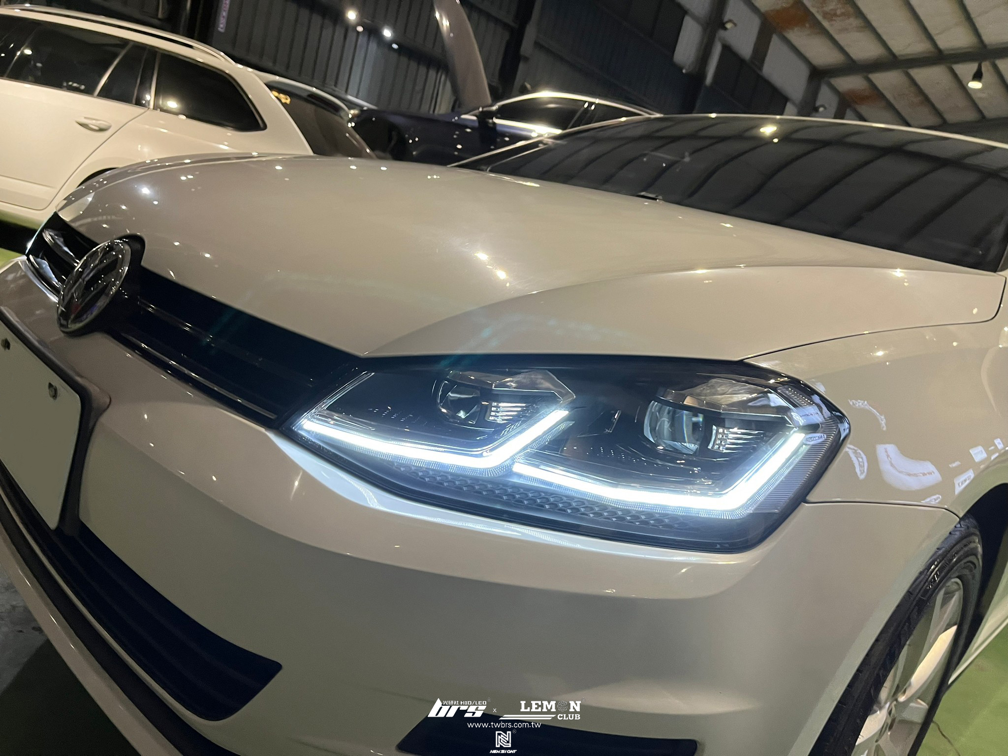 Volkswagen Golf 7 安裝 7改7.5銀線魚眼大燈總成