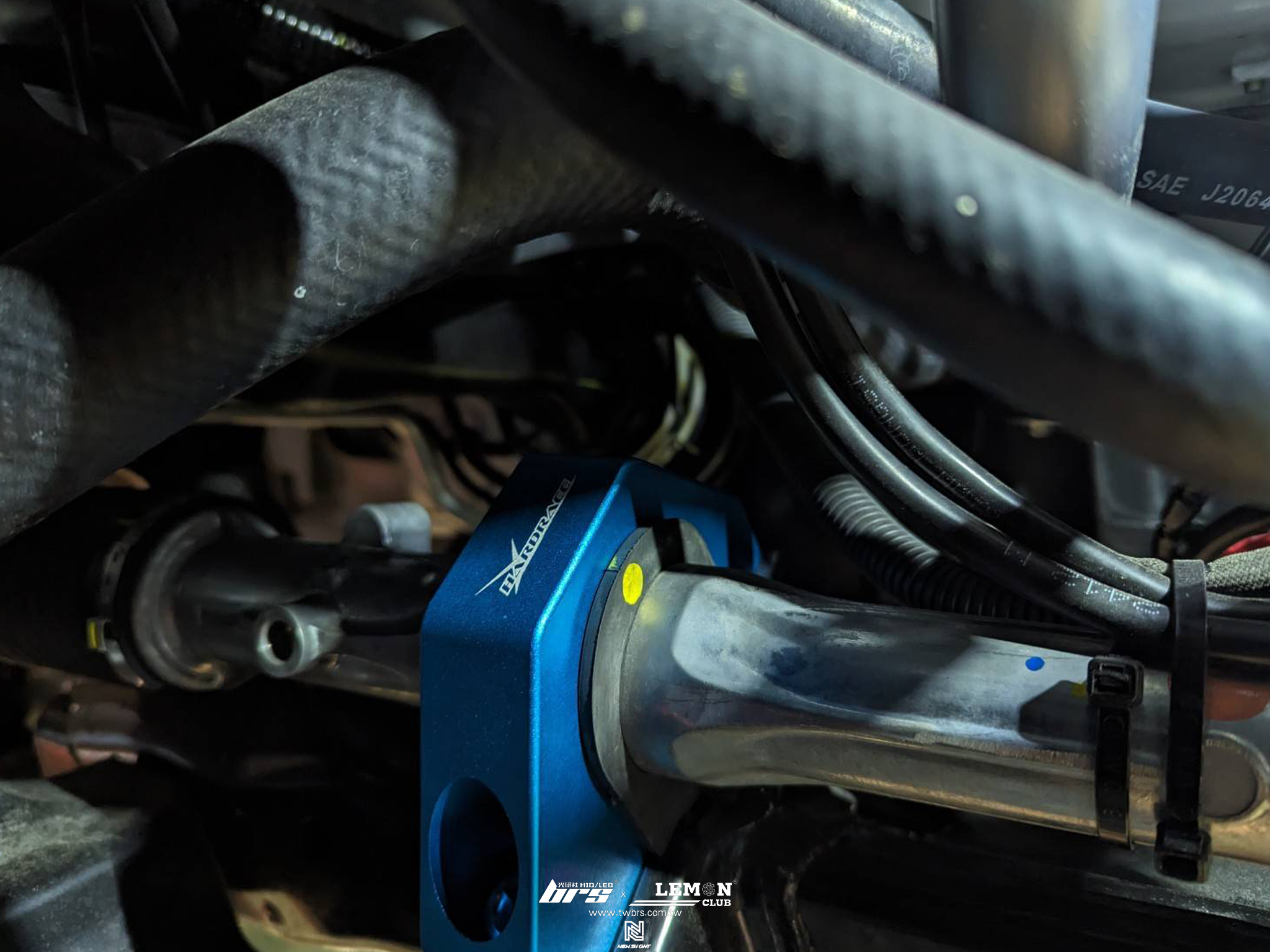 Toyota Town Ace 安裝 HARDRACE方向機固定鋁座+HiCGER前來令片