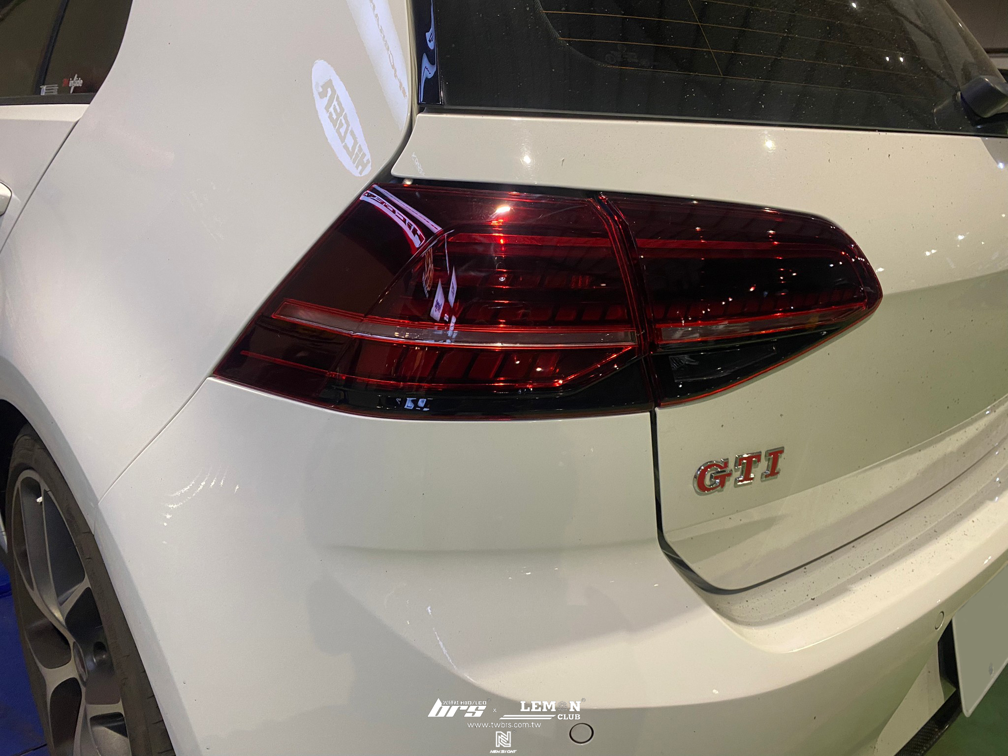 Volkswagen Golf 7 GTI 安裝 7改7.5LED流水方向尾燈