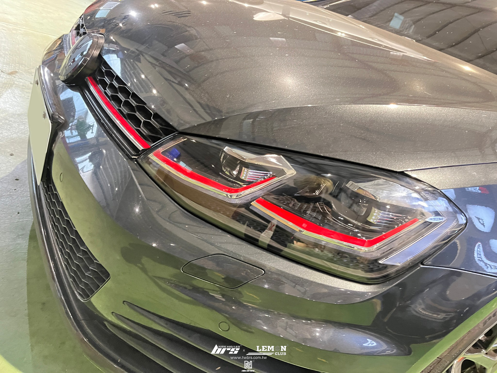Volkswagen Golf 7 GTI 安裝 7改7.5紅線魚眼大燈總成+D2H 高階款 LED燈泡