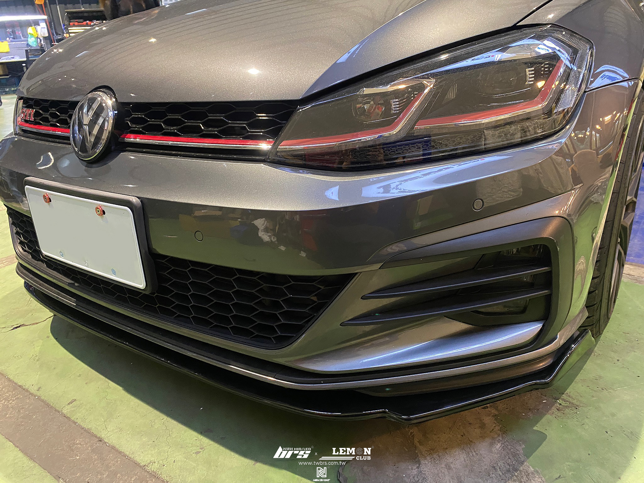 Volkswagen Golf 7.5 安裝 R類MAX 7.5R-FD1前下巴+後下擾流