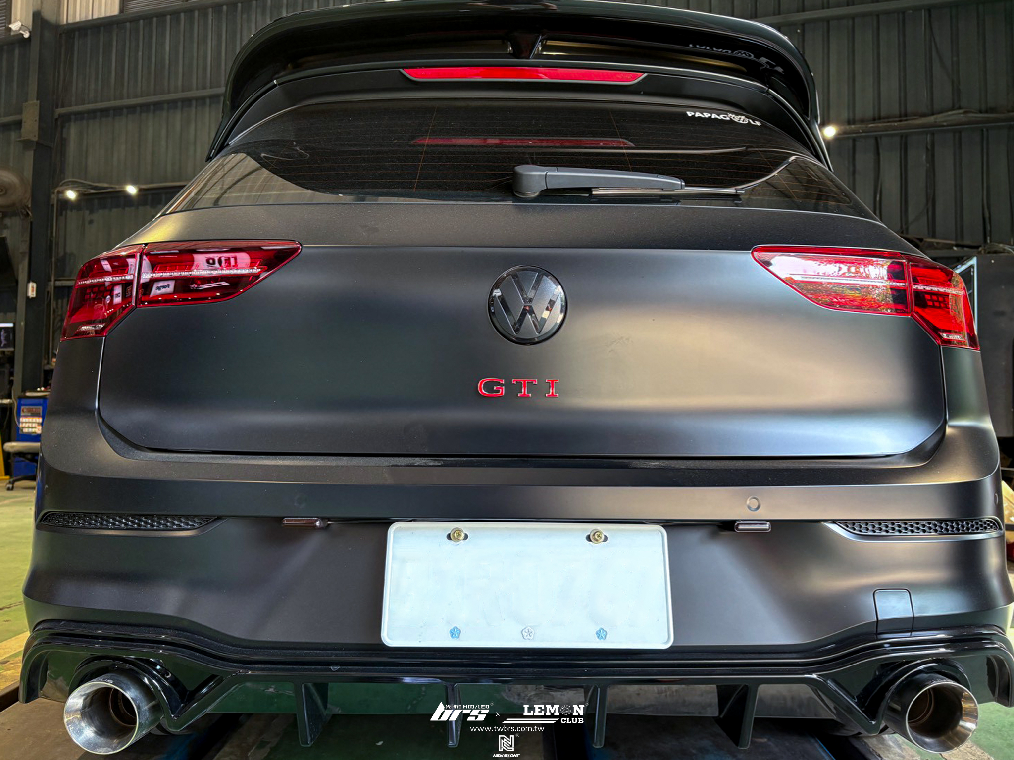 Volkswagen Golf 8 GTI 安裝 原廠GTI標