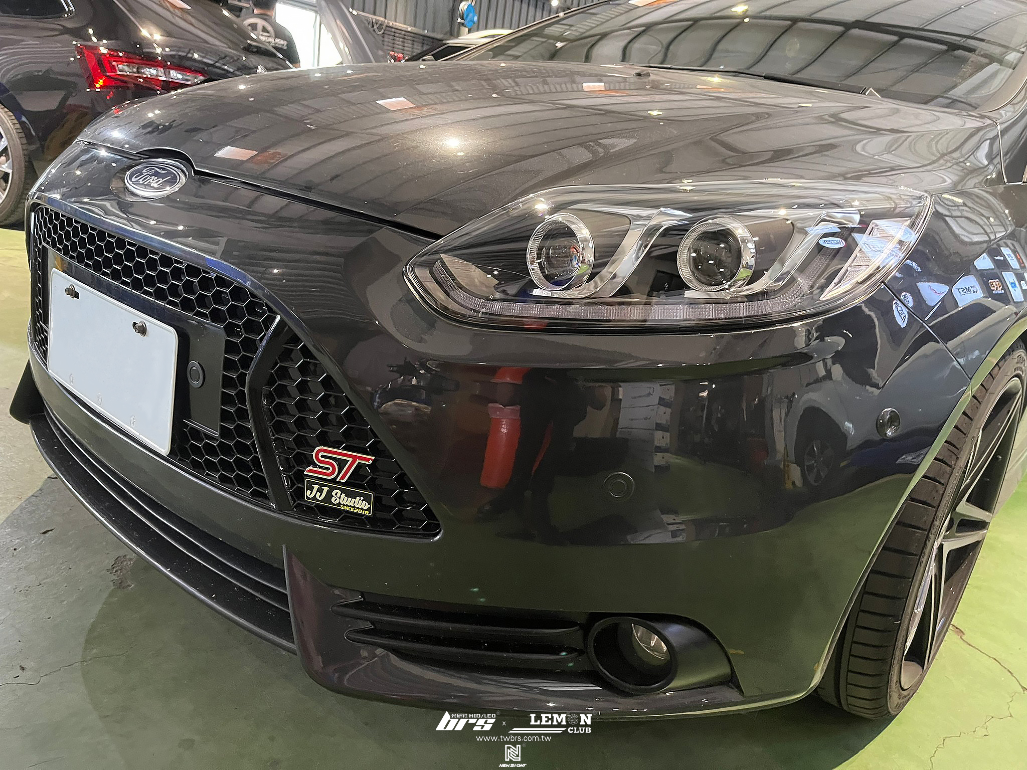 Ford Focus 安裝 魚眼大燈總成+岩崎大燈35W 6500K HID