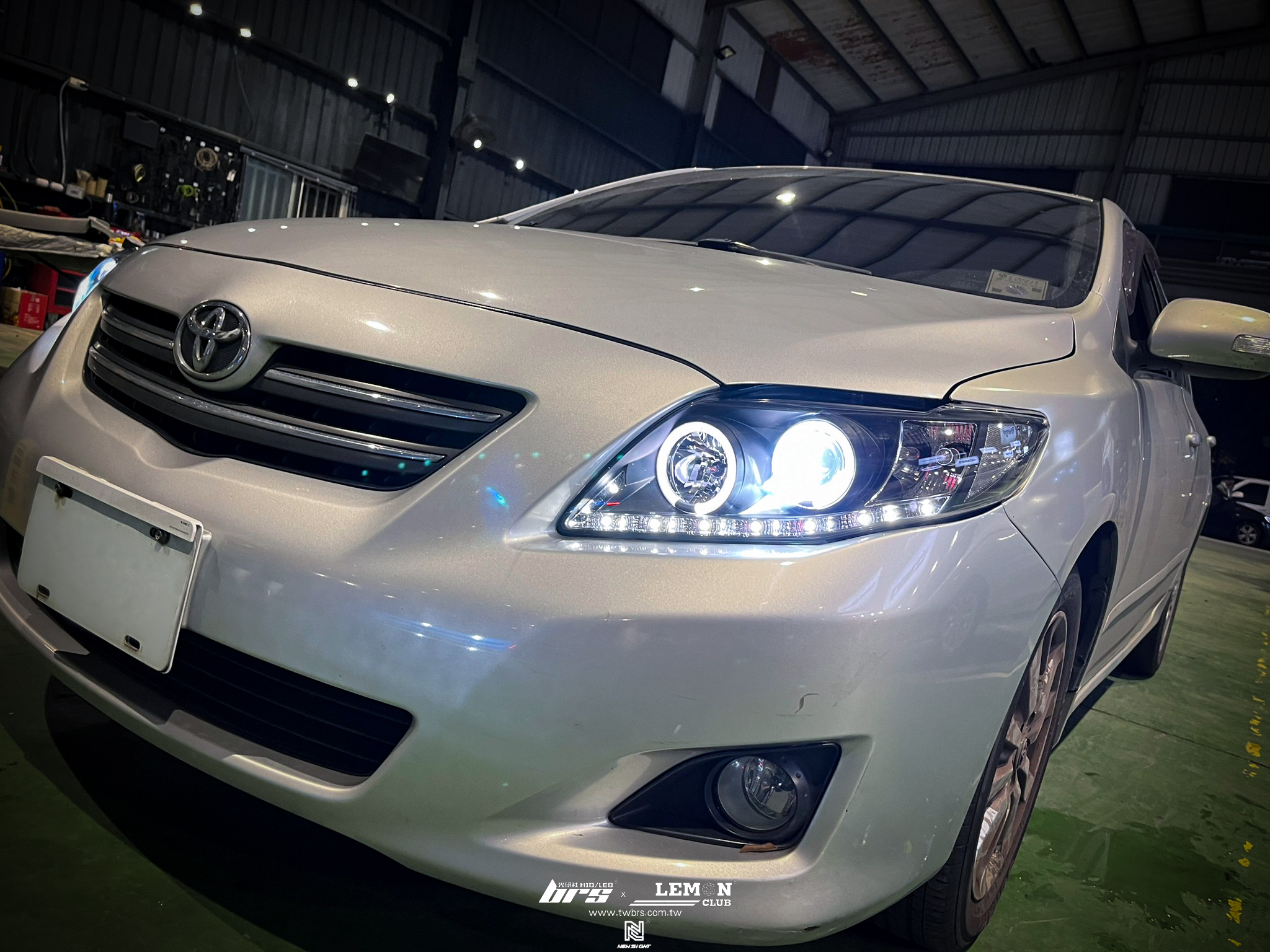 Toyota Altis 安裝 原廠HID專用光圈魚眼大燈總成