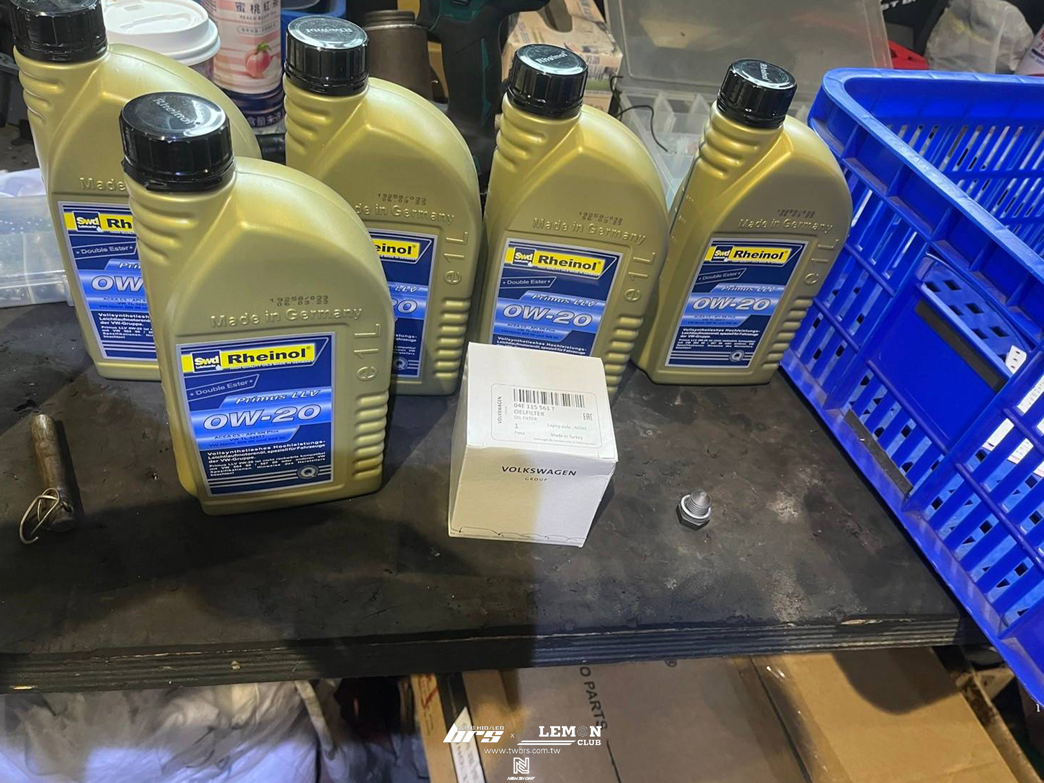 Skoda Karoq 保養(德國Rheinol萊茵機油0W20+原廠機油芯+原廠洩油螺絲+原廠洩油螺絲墊片)