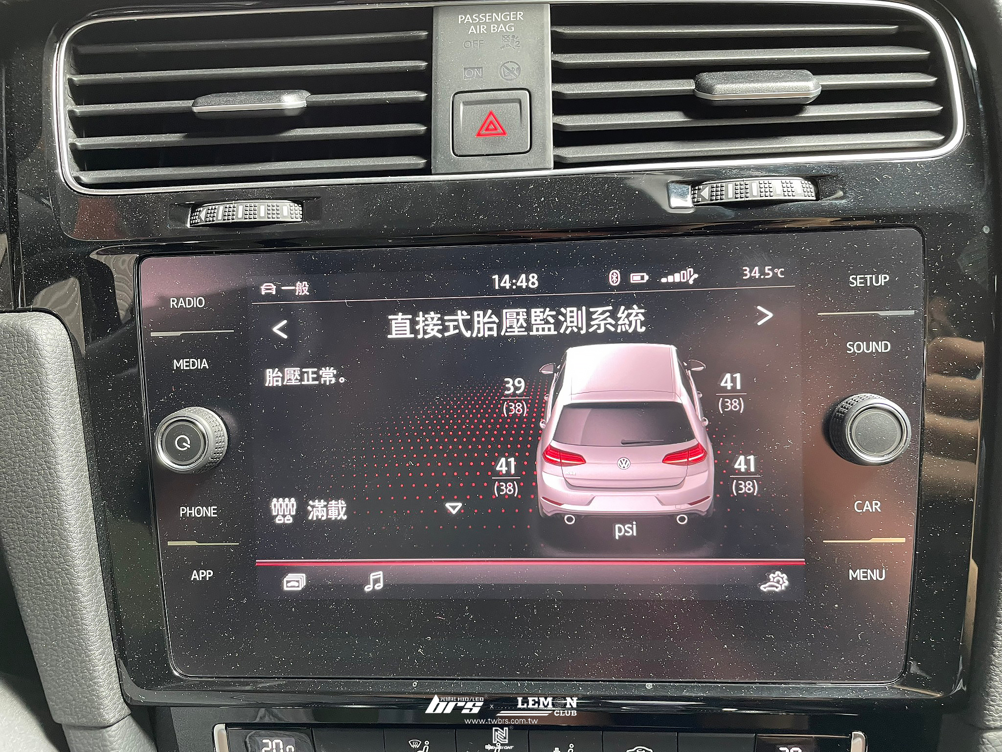 Volkswagen Golf 7.5 安裝 原廠直接式胎壓(二代胎壓)+ORO金屬氣嘴(黑色)