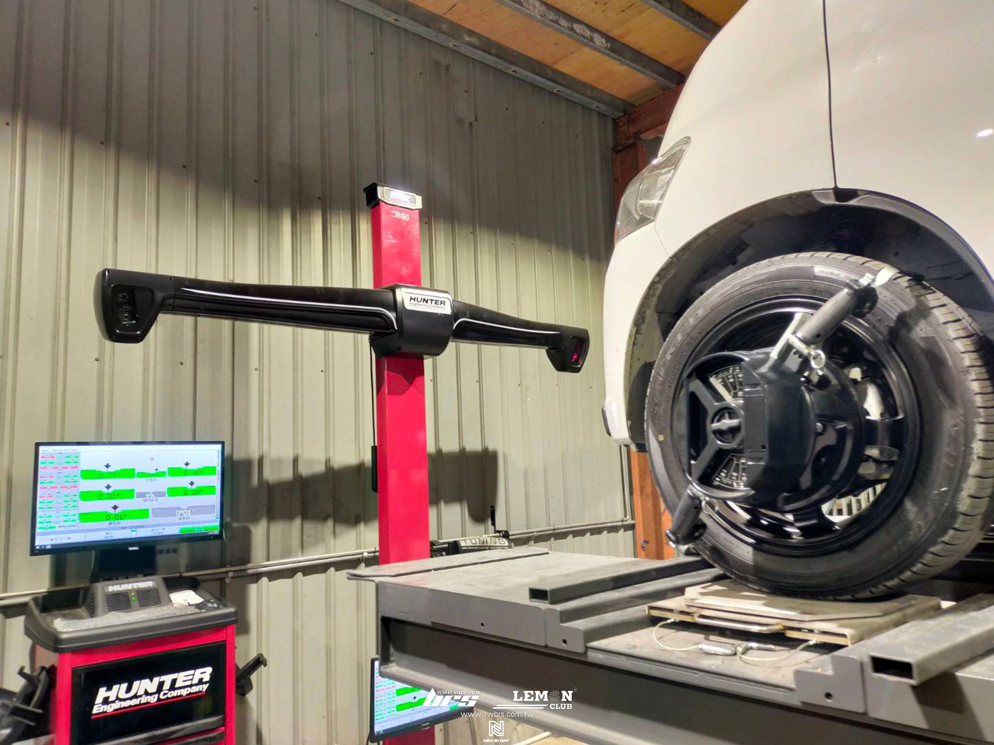 Toyota Town Ace 安裝 D2道路版高低軟硬桶身可調避震器+HARDRACE 後上拉桿+HARDRACE 彈簧緩衝墊+HARDRACE 可調式第五連桿+HUNTER 3D電腦四輪定位