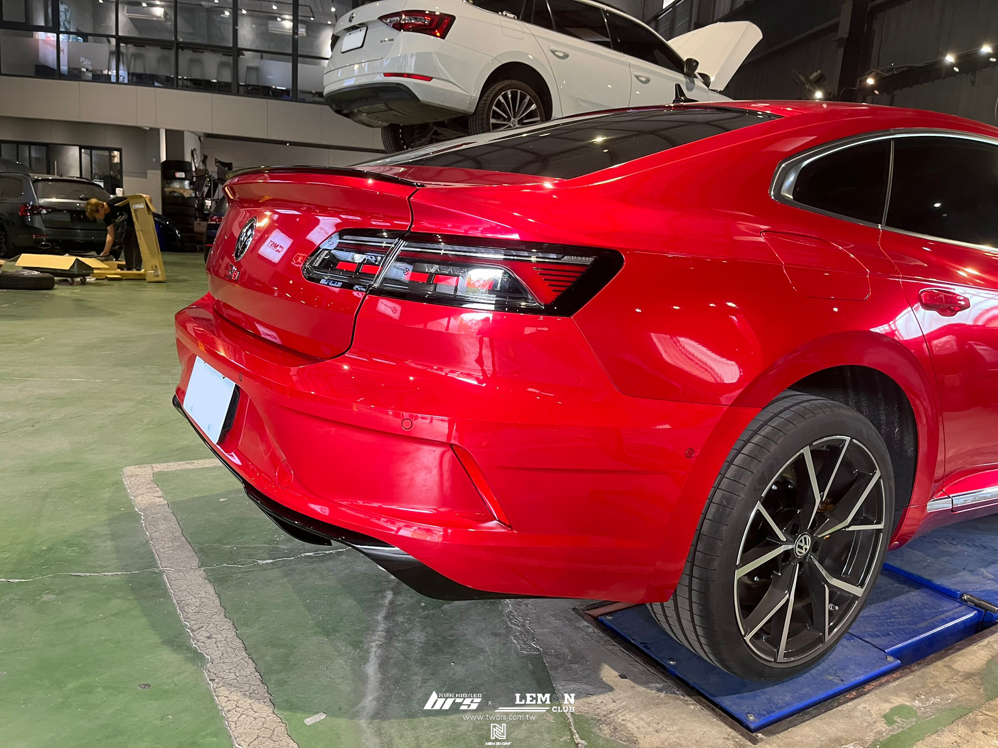 Volkswagen Arteon 安裝 R後保桿