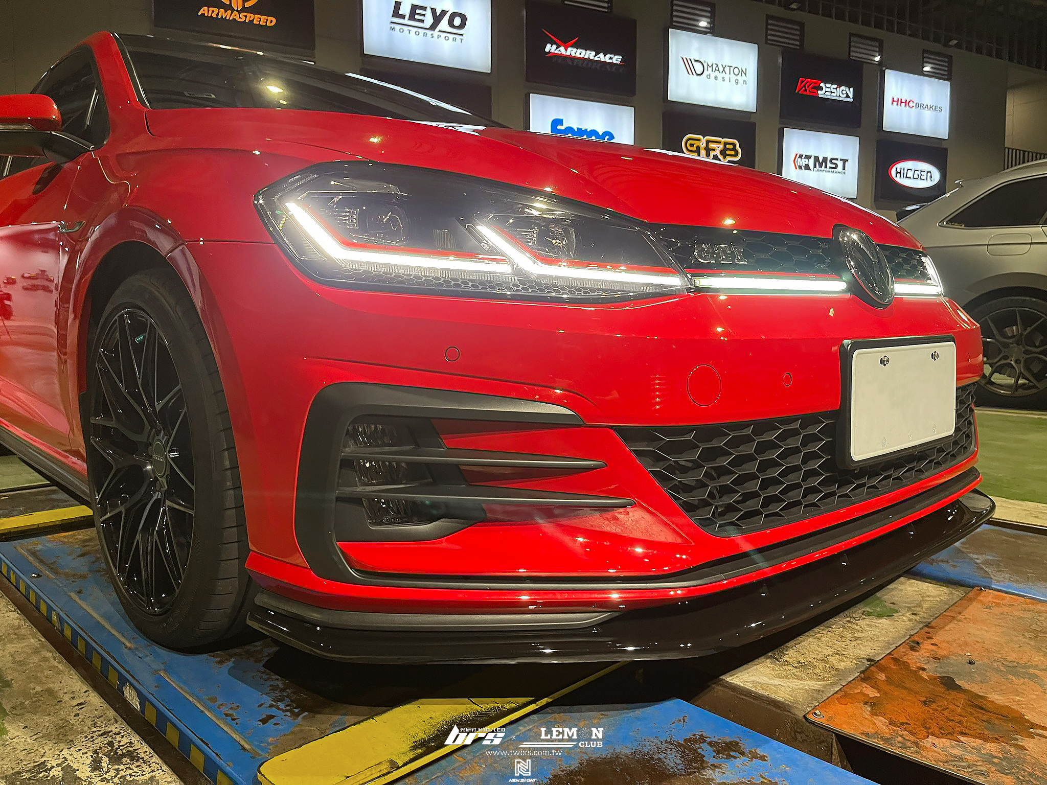 Volkswagen Golf 7.5 GTI 安裝 專用類MAX前下巴